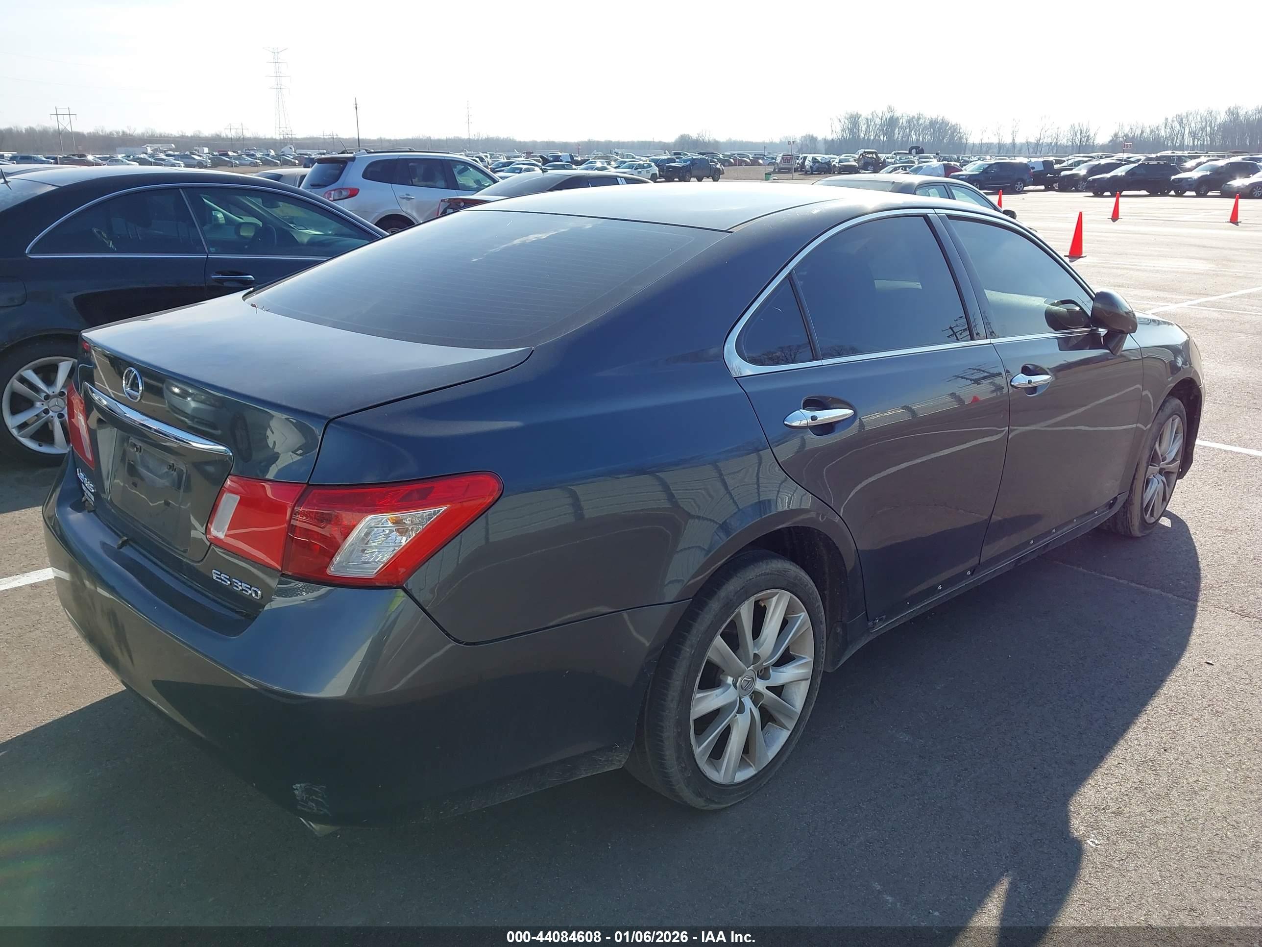 LEXUS ES image 4