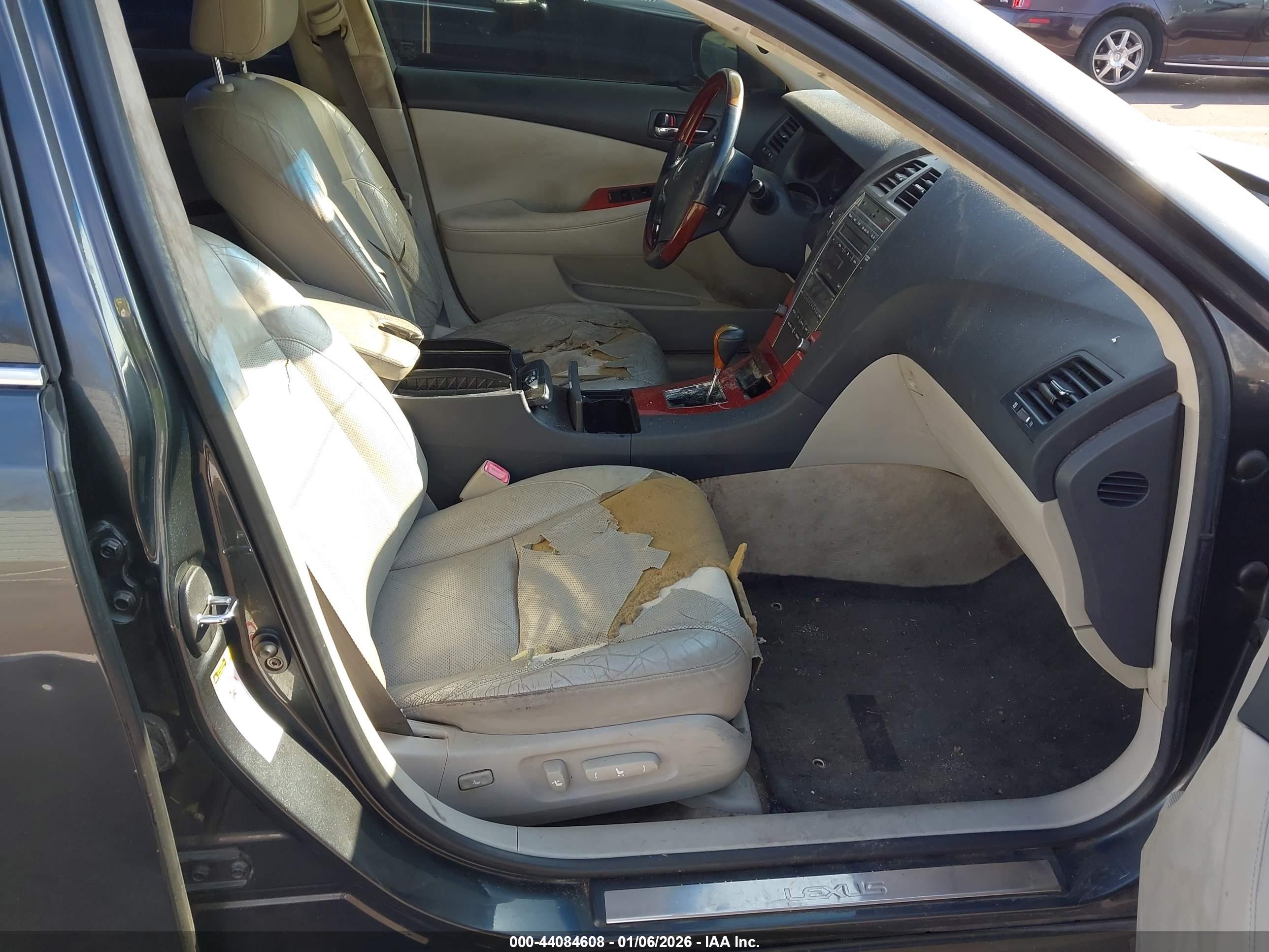 LEXUS ES image 5