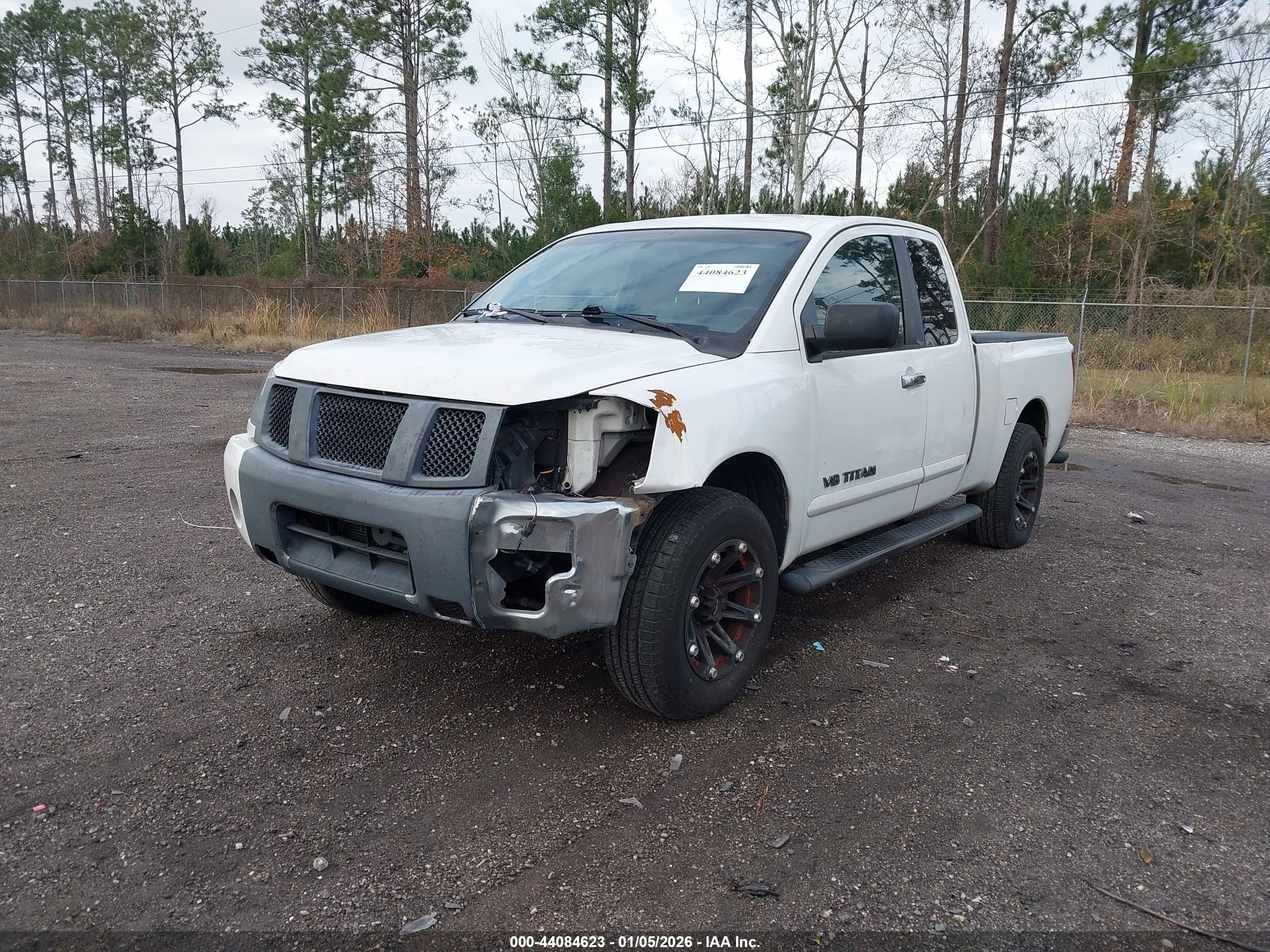NISSAN TITAN image 2