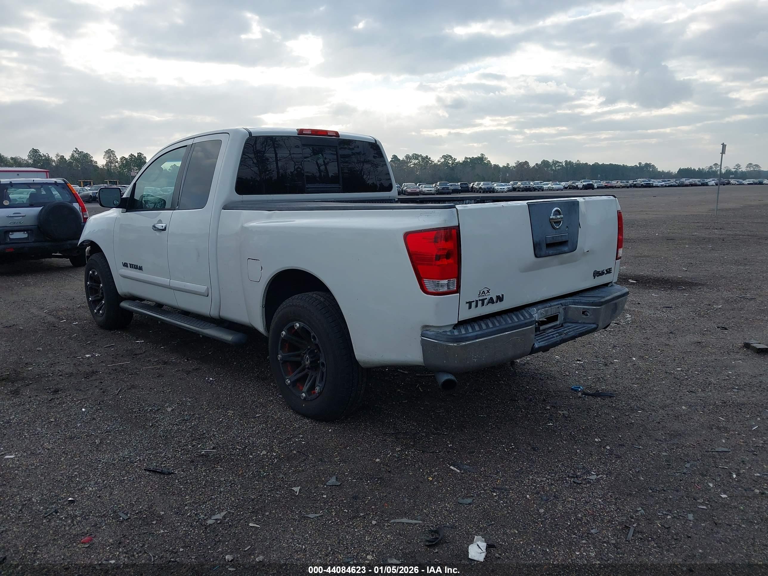 NISSAN TITAN image 3