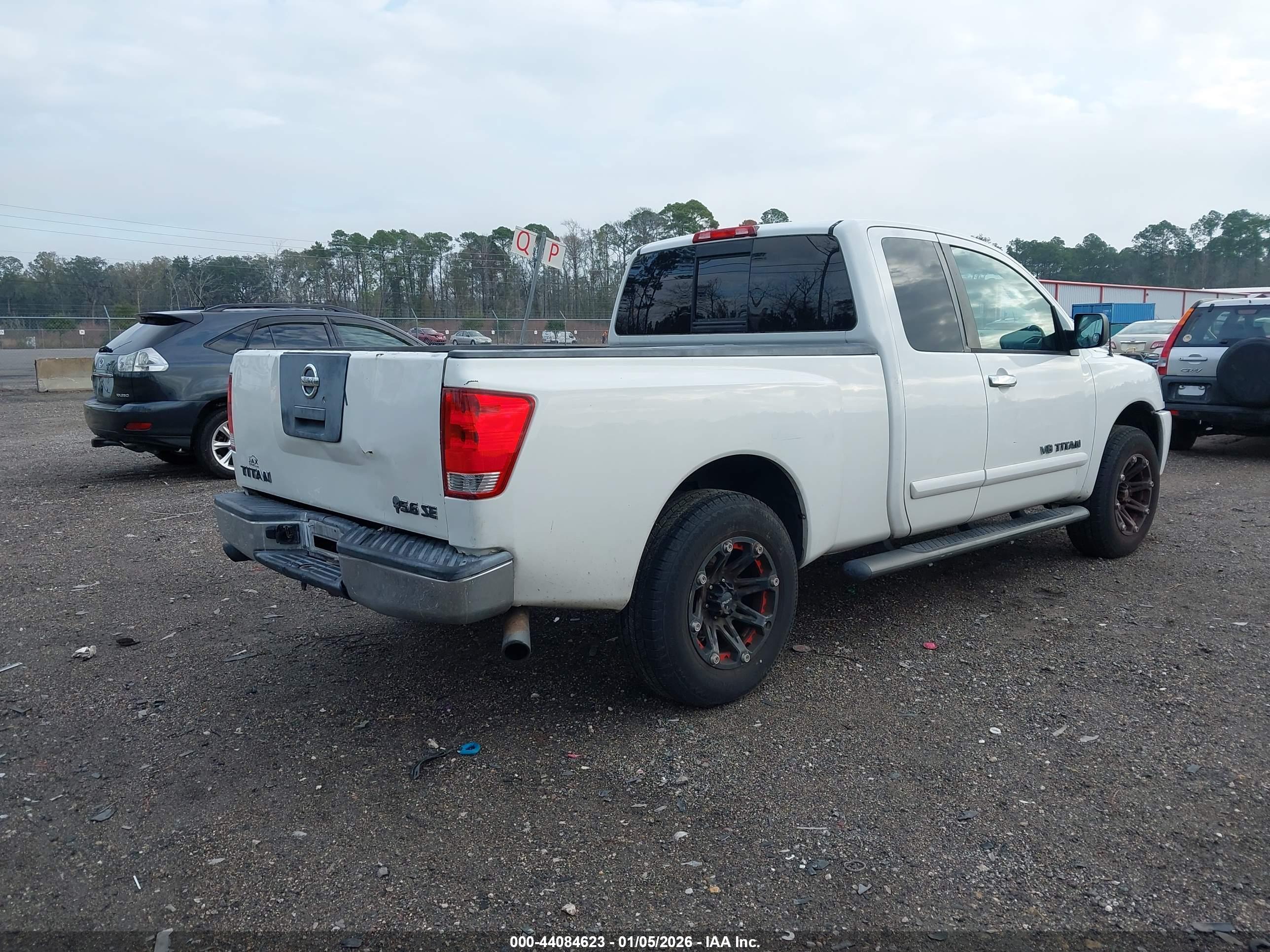 NISSAN TITAN image 4