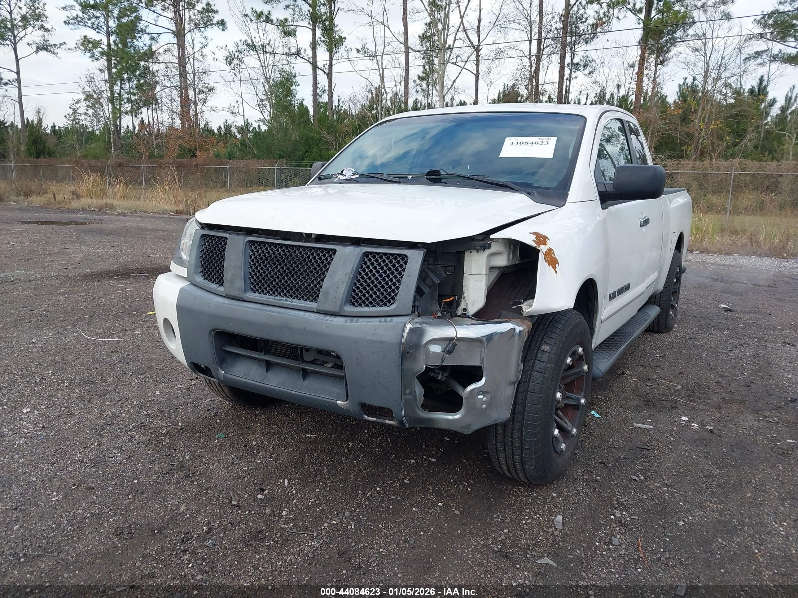 NISSAN TITAN image 6