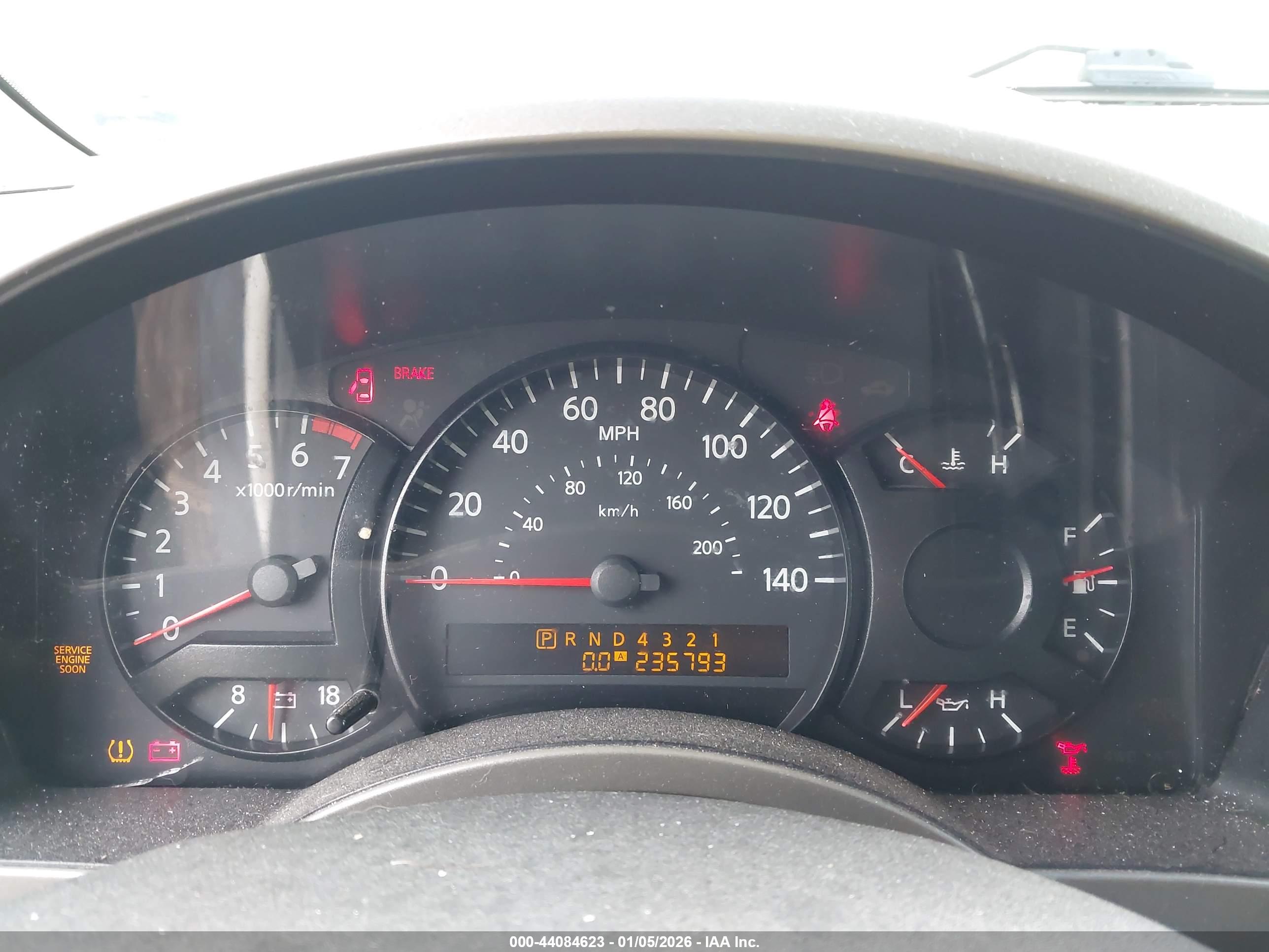 NISSAN TITAN image 7
