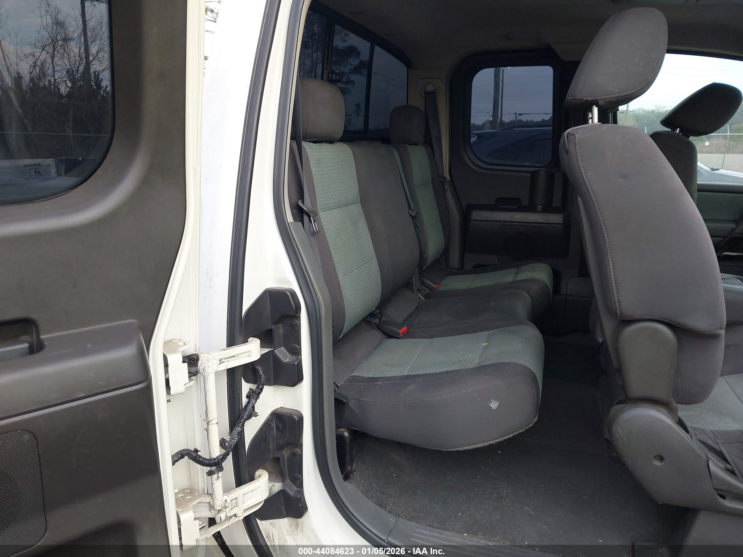 NISSAN TITAN image 8