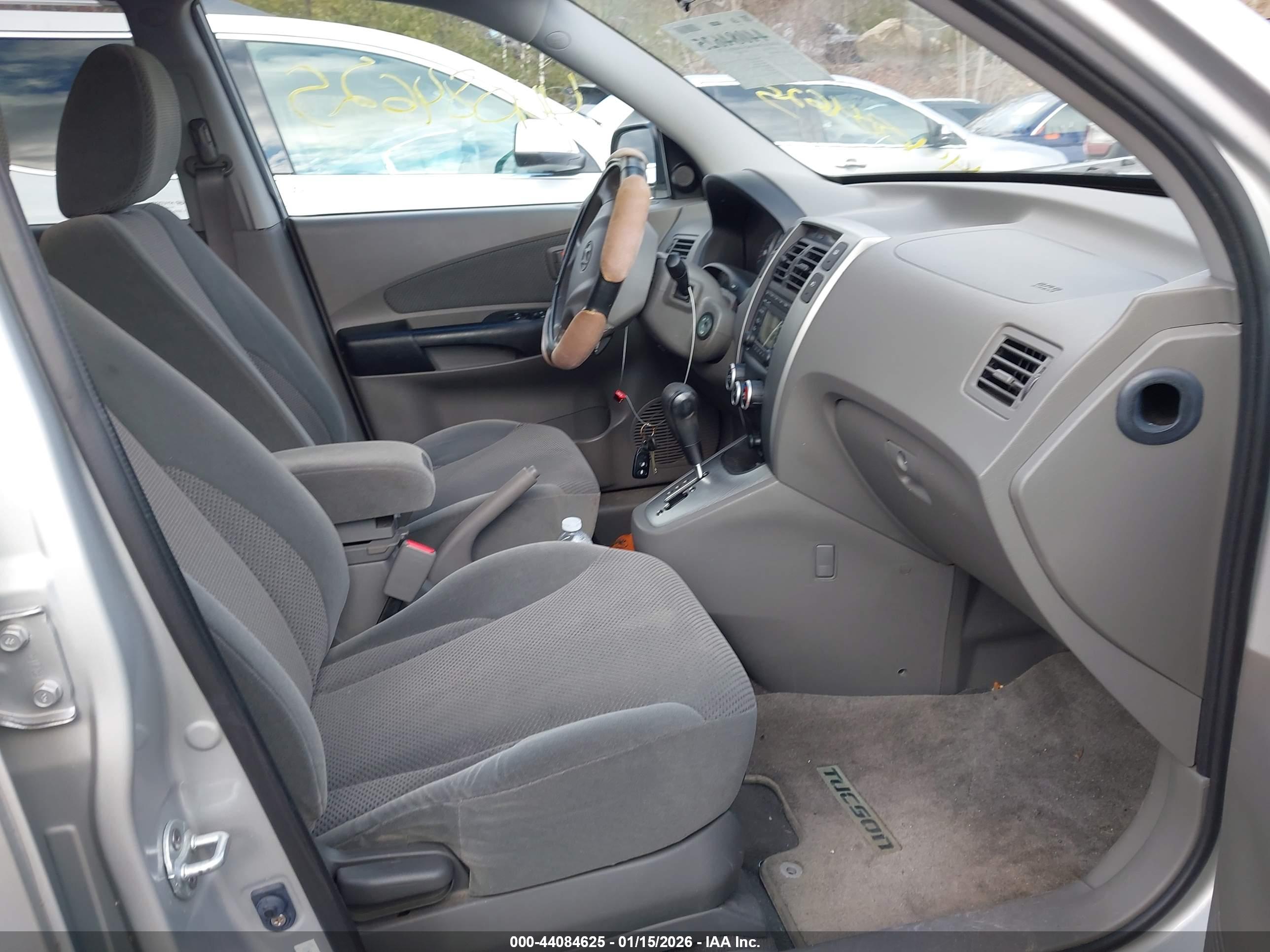 HYUNDAI TUCSON image 5