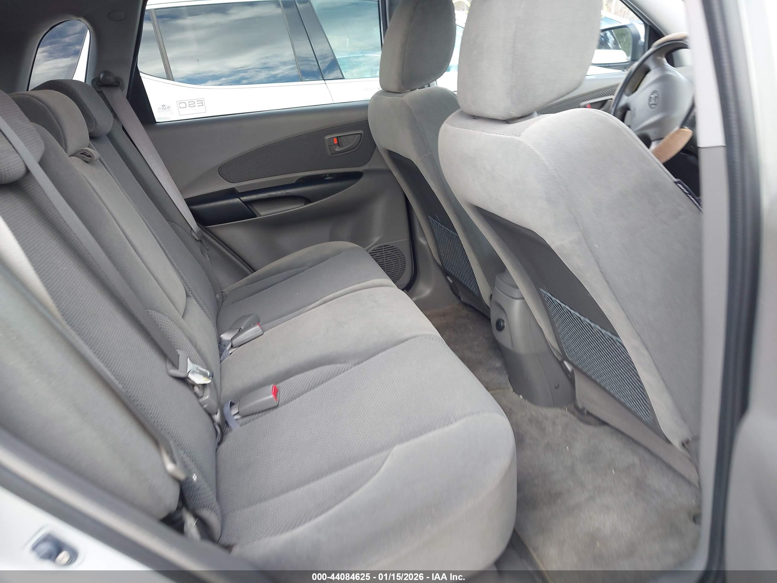 HYUNDAI TUCSON image 8