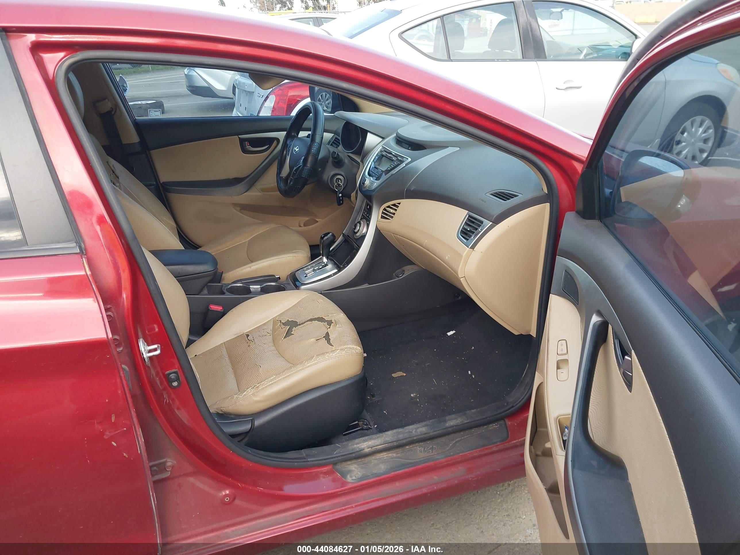 HYUNDAI ELANTRA image 5