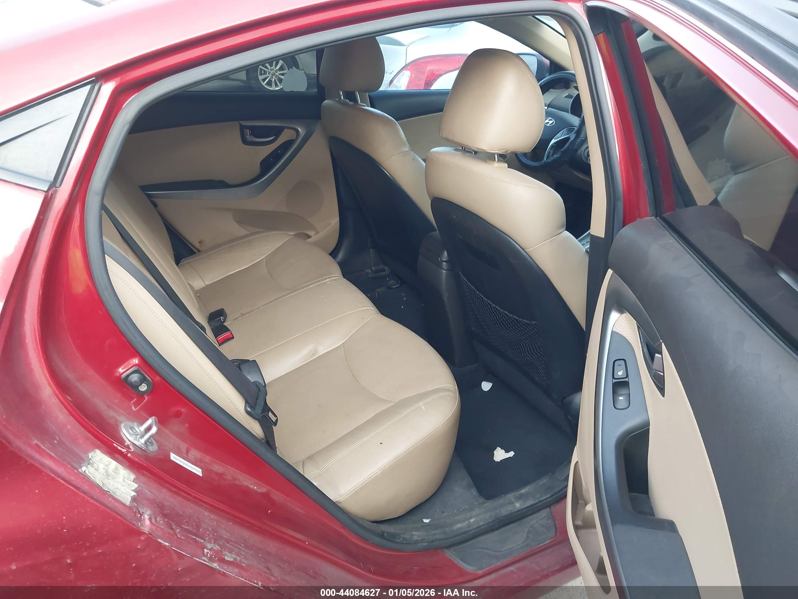 HYUNDAI ELANTRA image 8