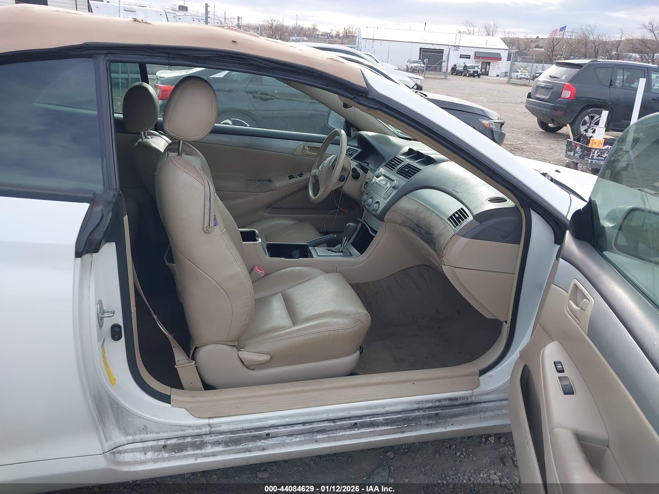 TOYOTA CAMRY image 5