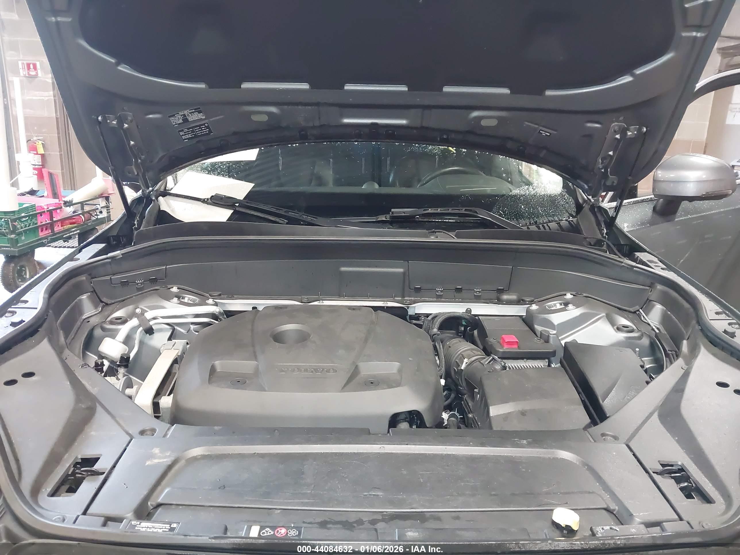VOLVO XC90 image 10