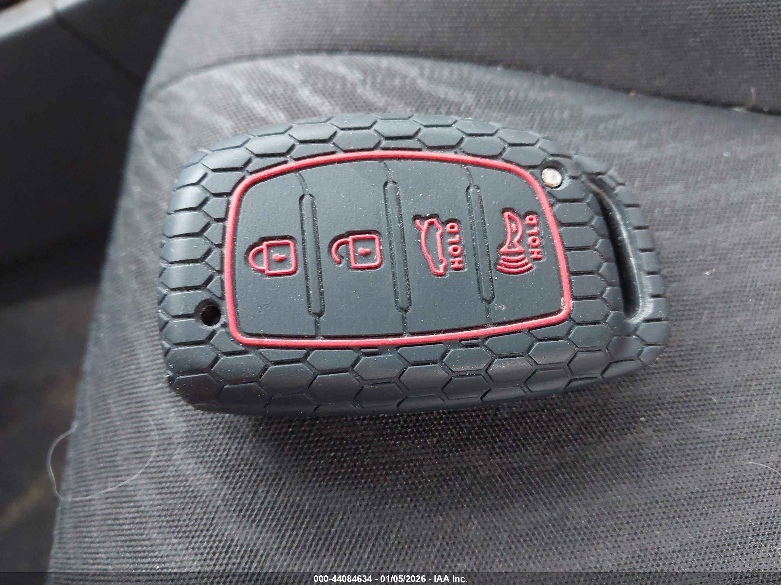 HYUNDAI ELANTRA image 11