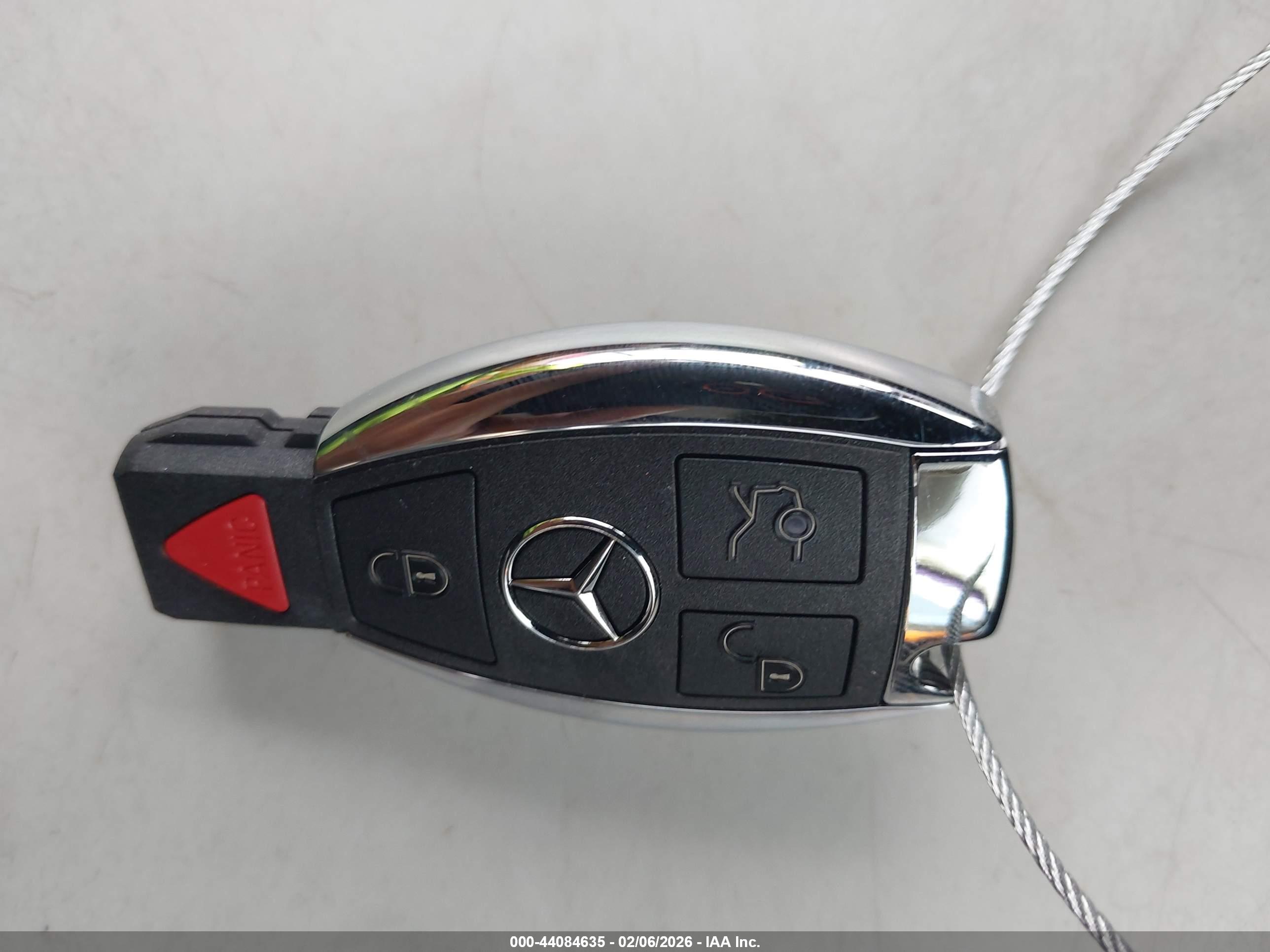 MERCEDES-BENZ E image 11