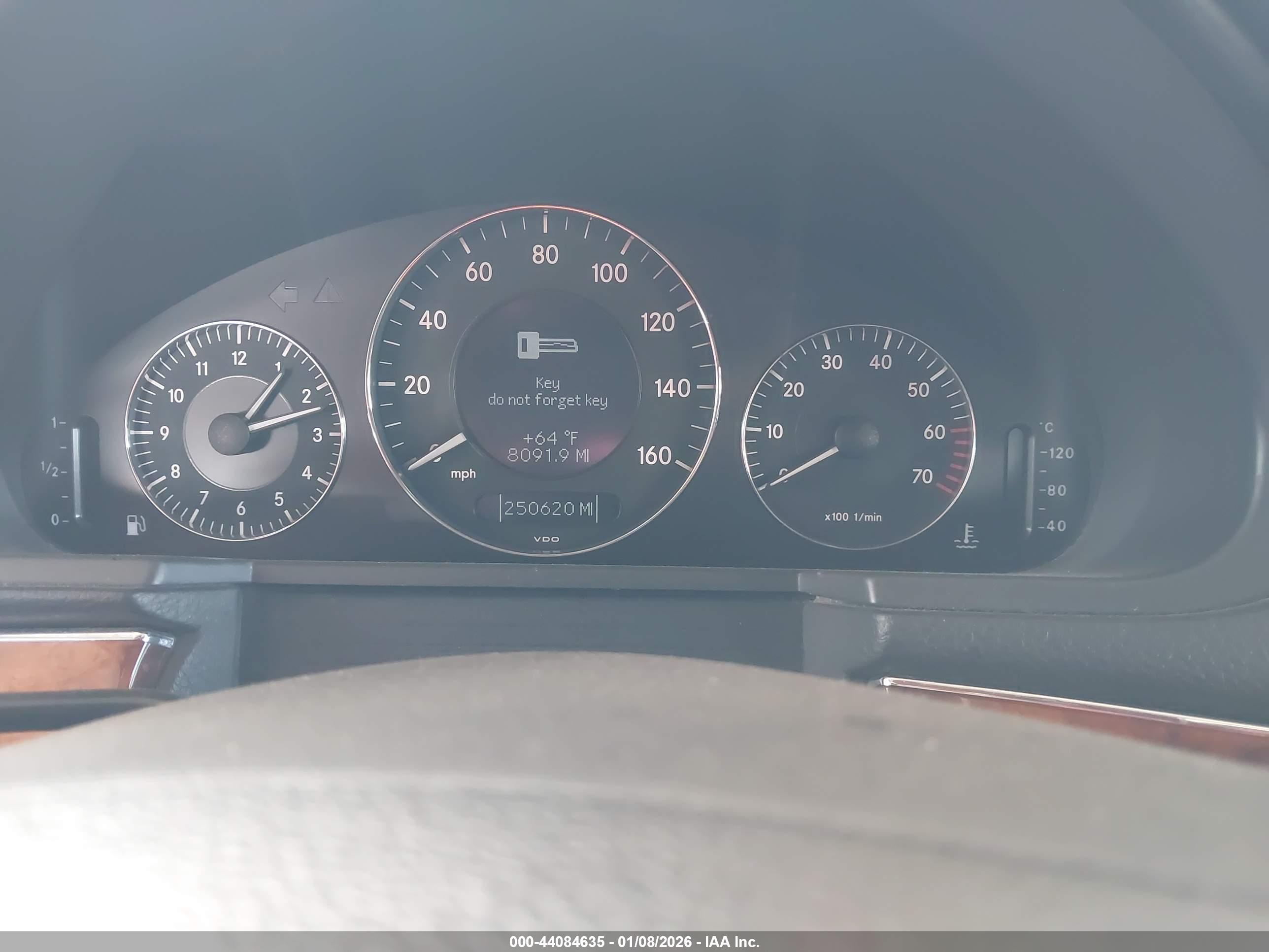 MERCEDES-BENZ E image 7