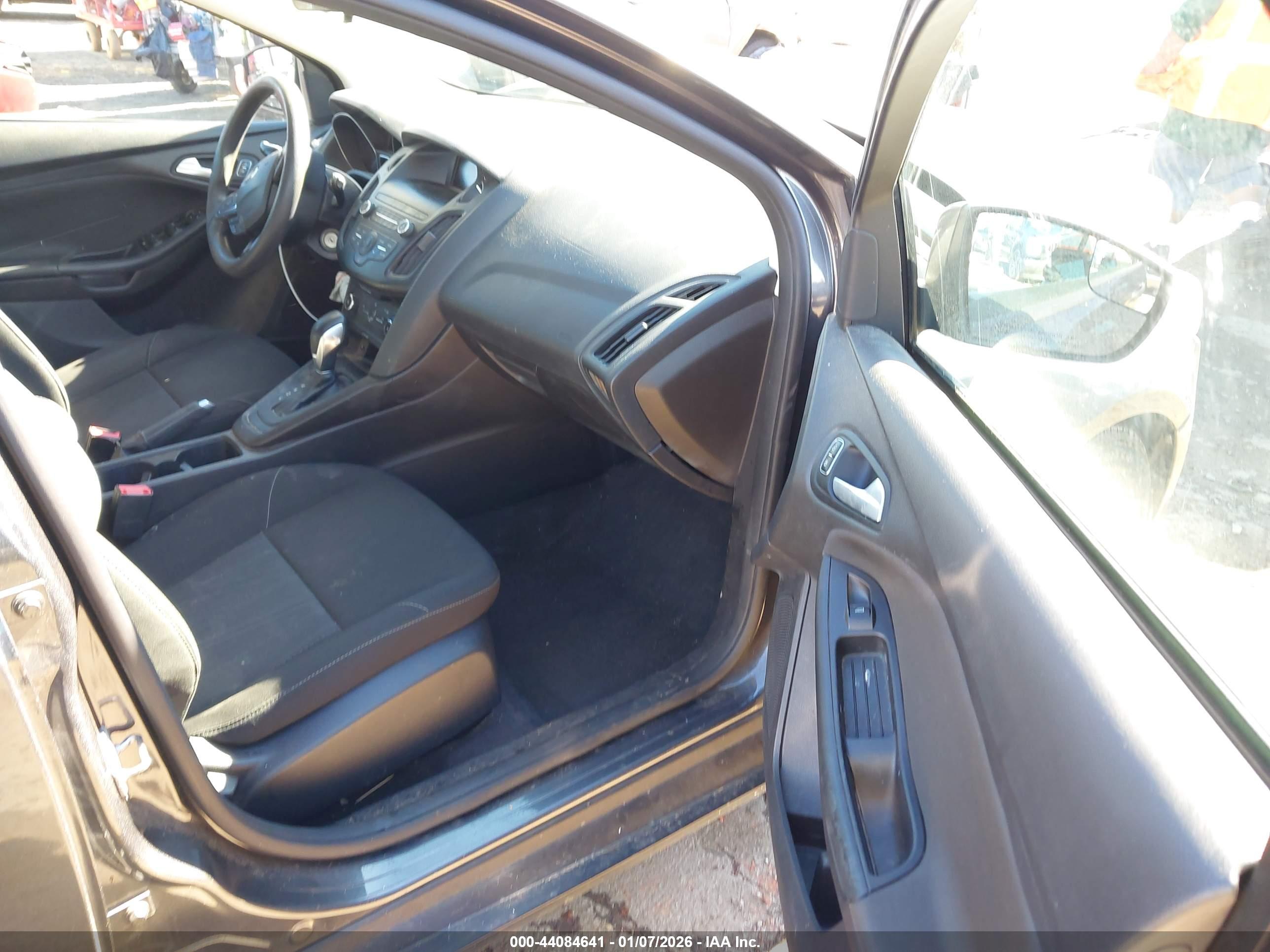 FORD FOCUS image 5