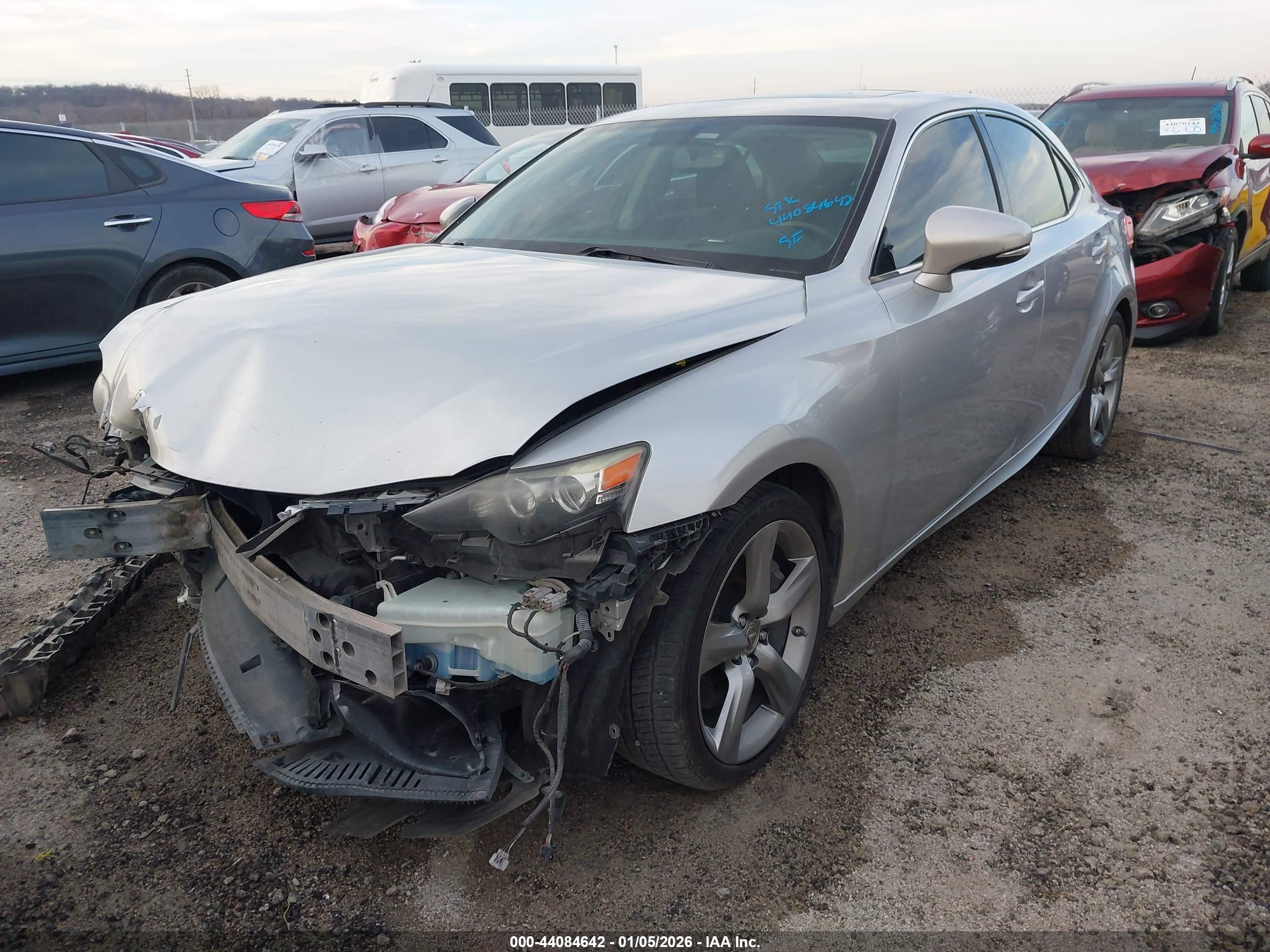 LEXUS IS image 2