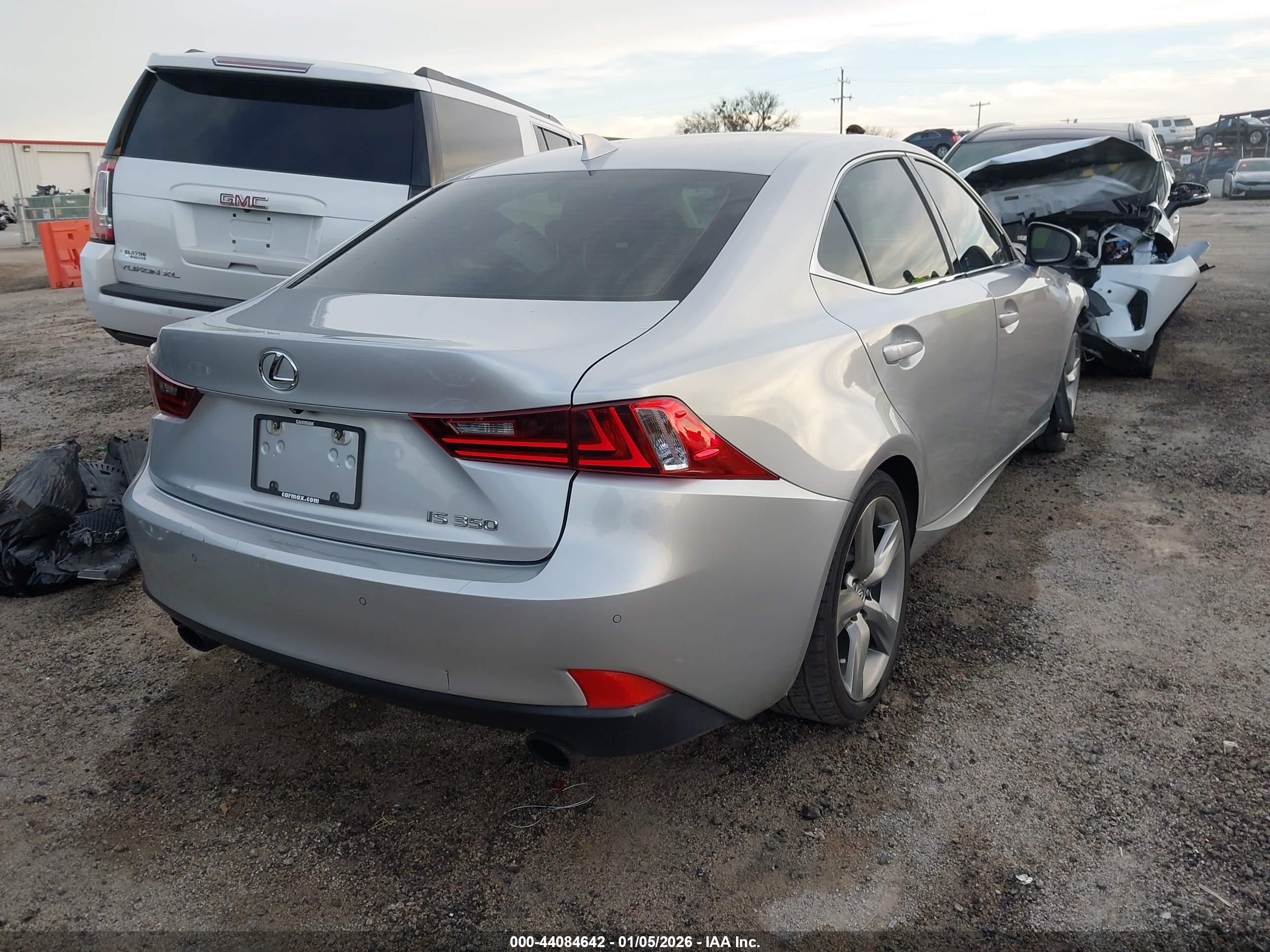 LEXUS IS image 4