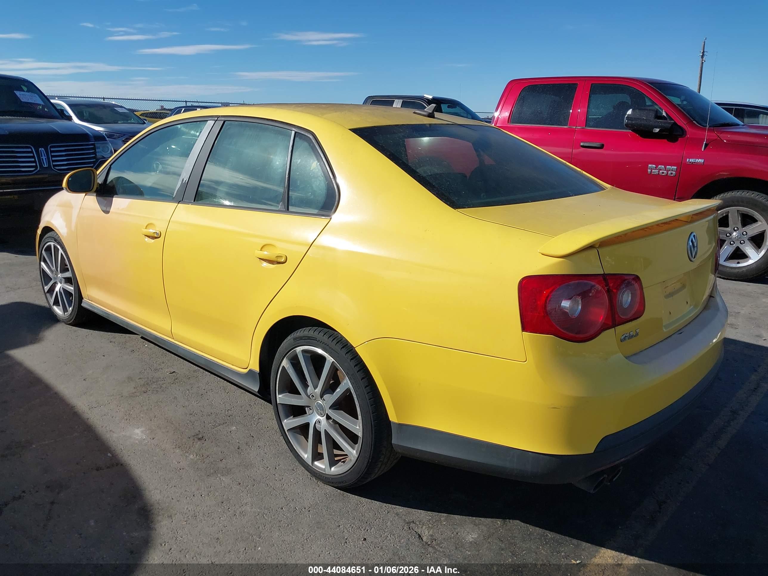 VOLKSWAGEN JETTA image 3