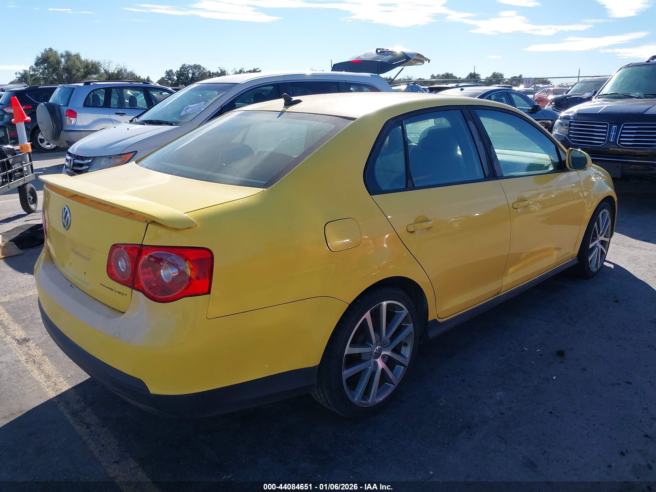 VOLKSWAGEN JETTA image 4