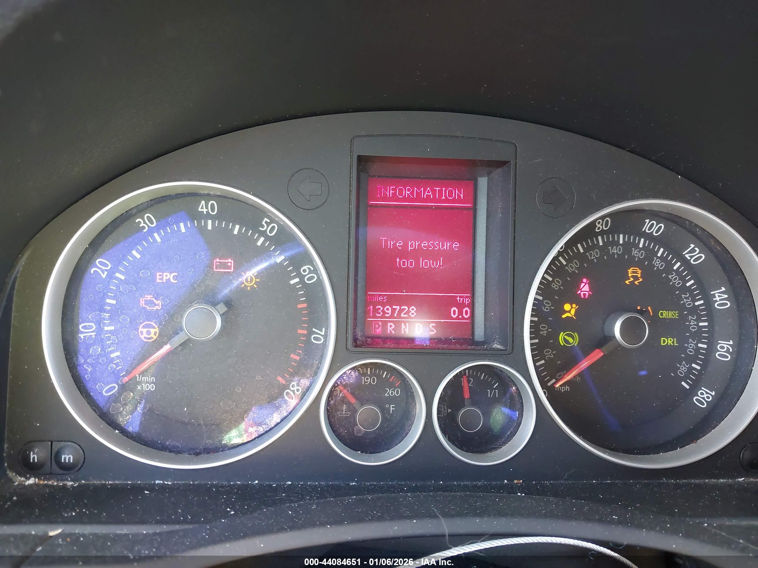 VOLKSWAGEN JETTA image 7