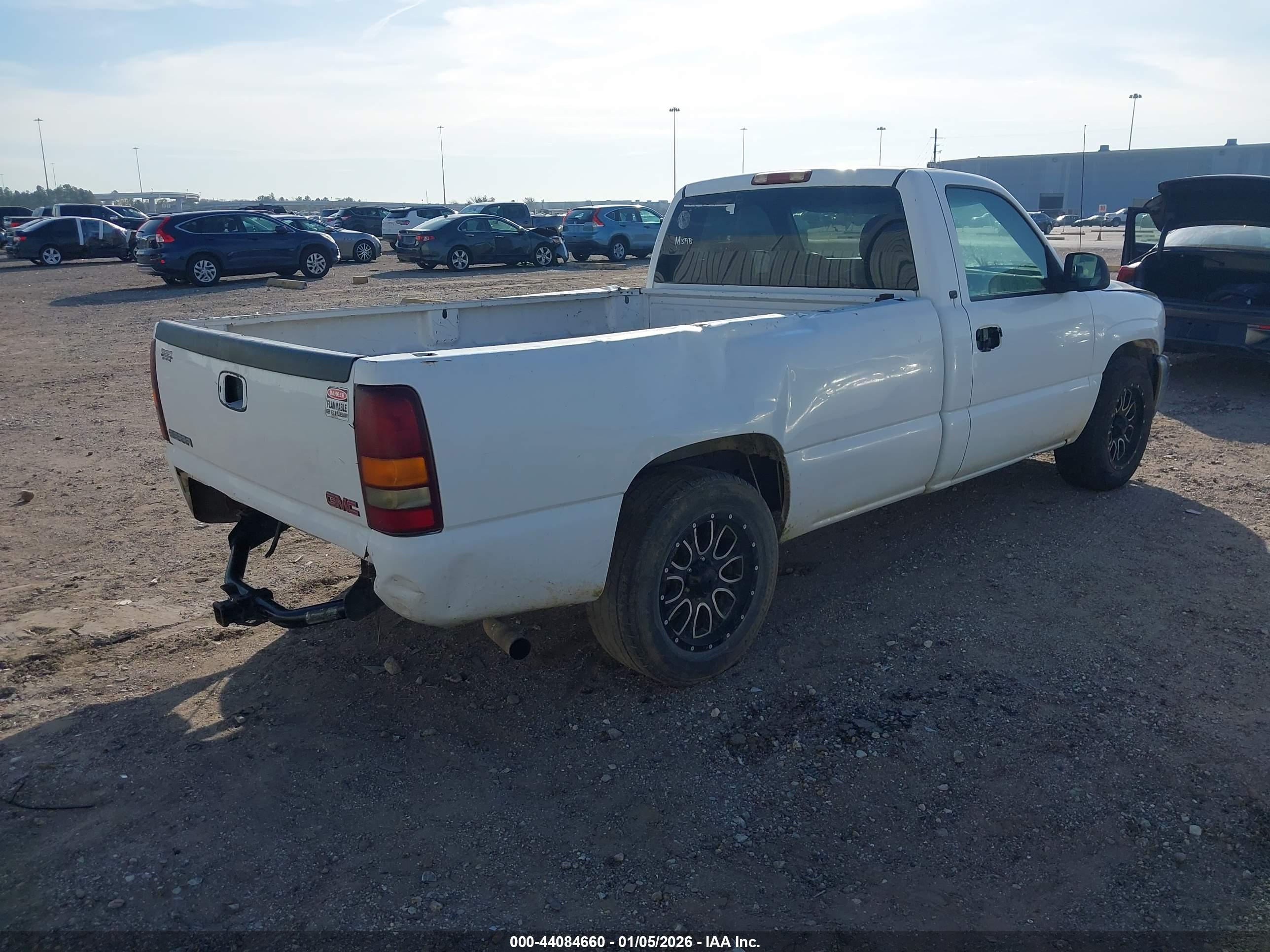 GMC SIERRA image 4
