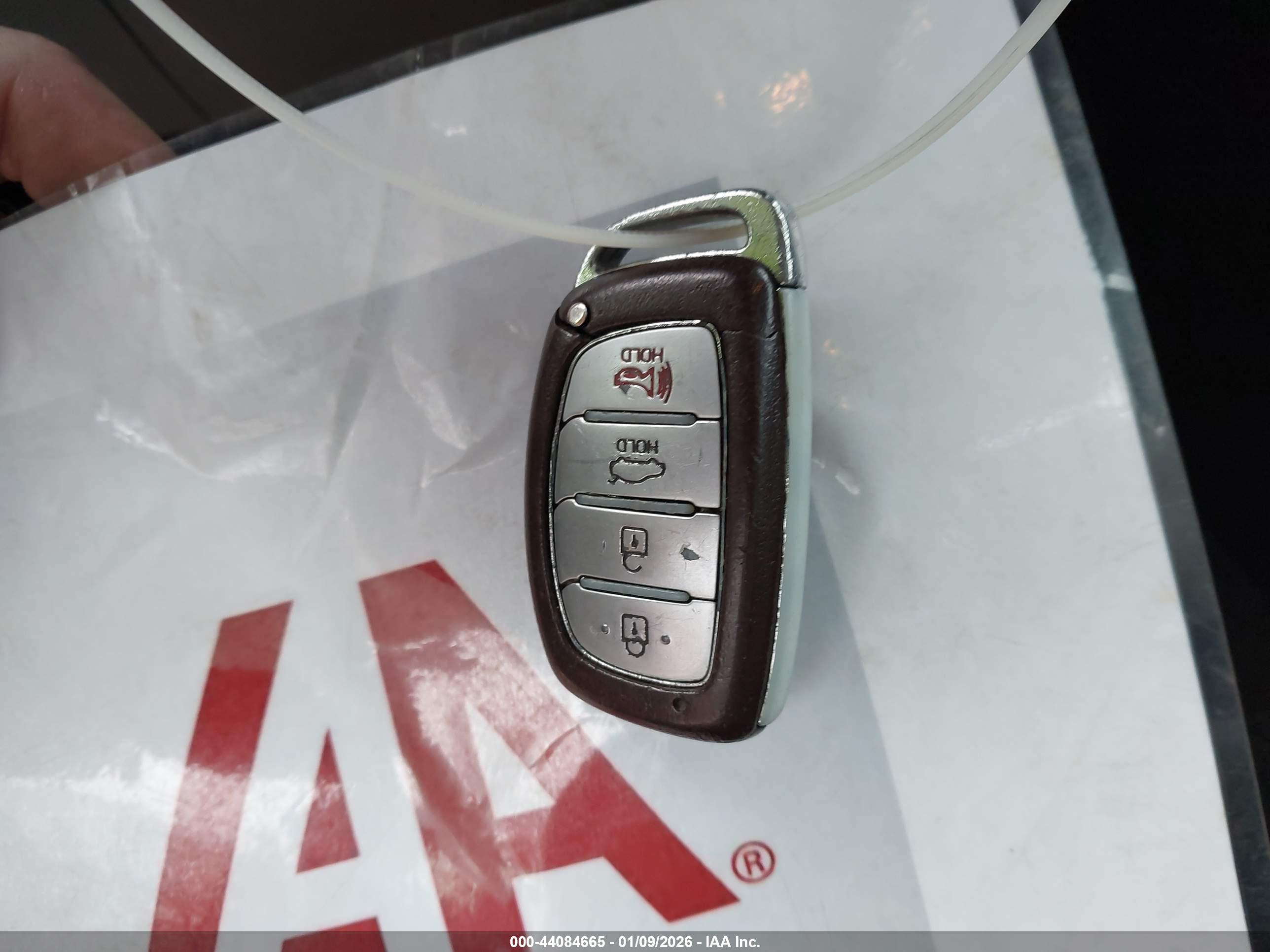 HYUNDAI ELANTRA image 11