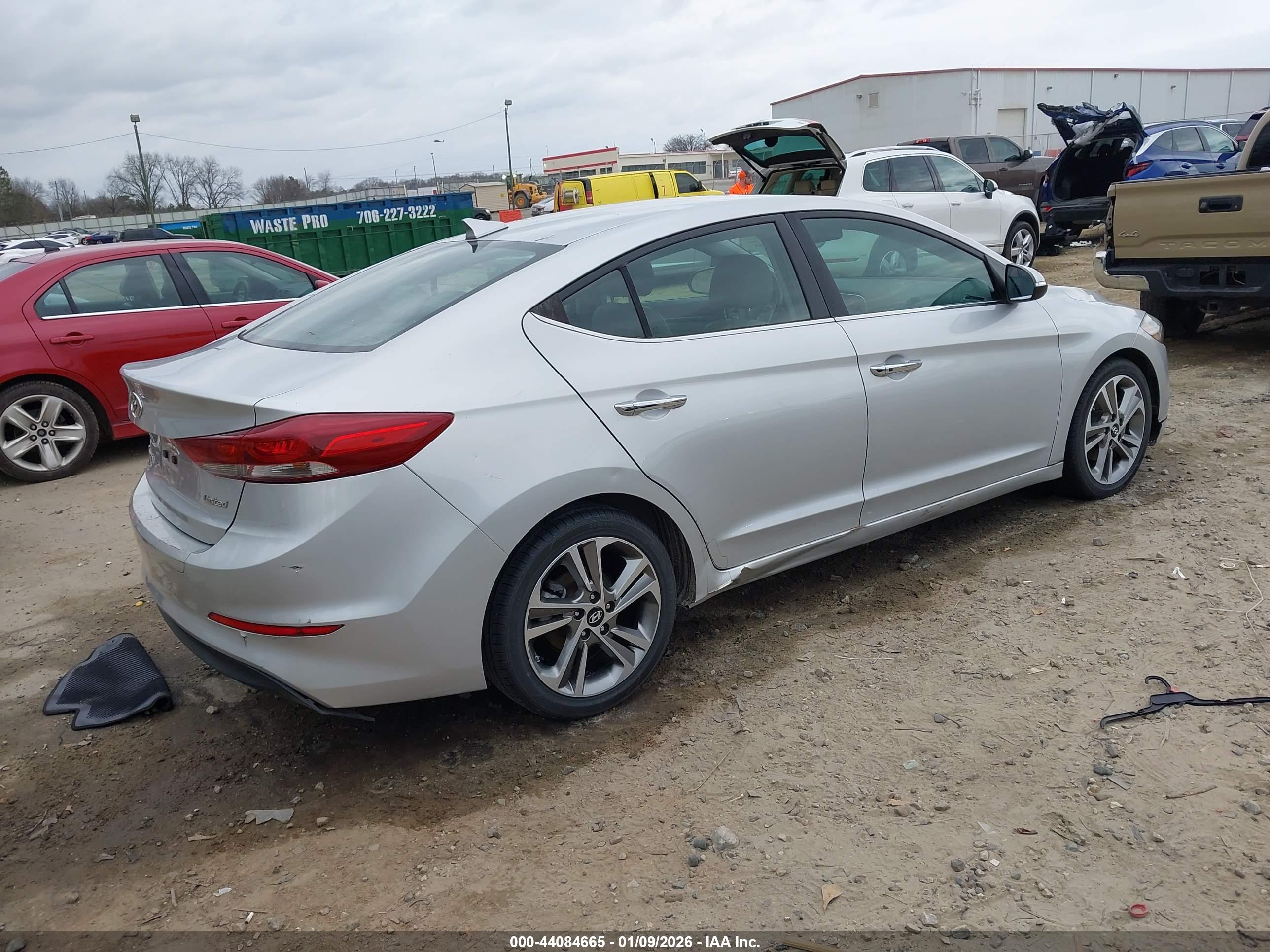HYUNDAI ELANTRA image 4