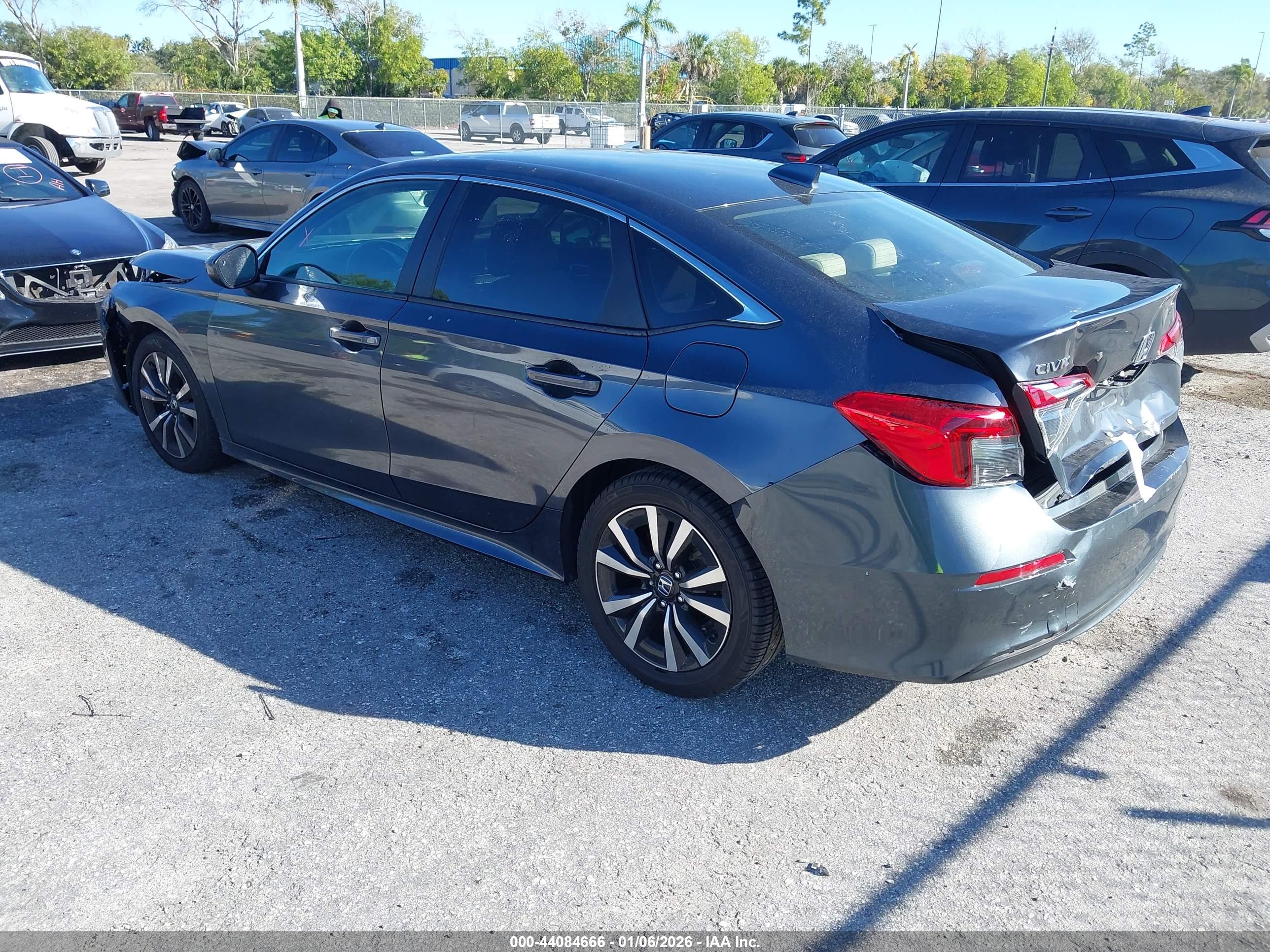 HONDA CIVIC image 3