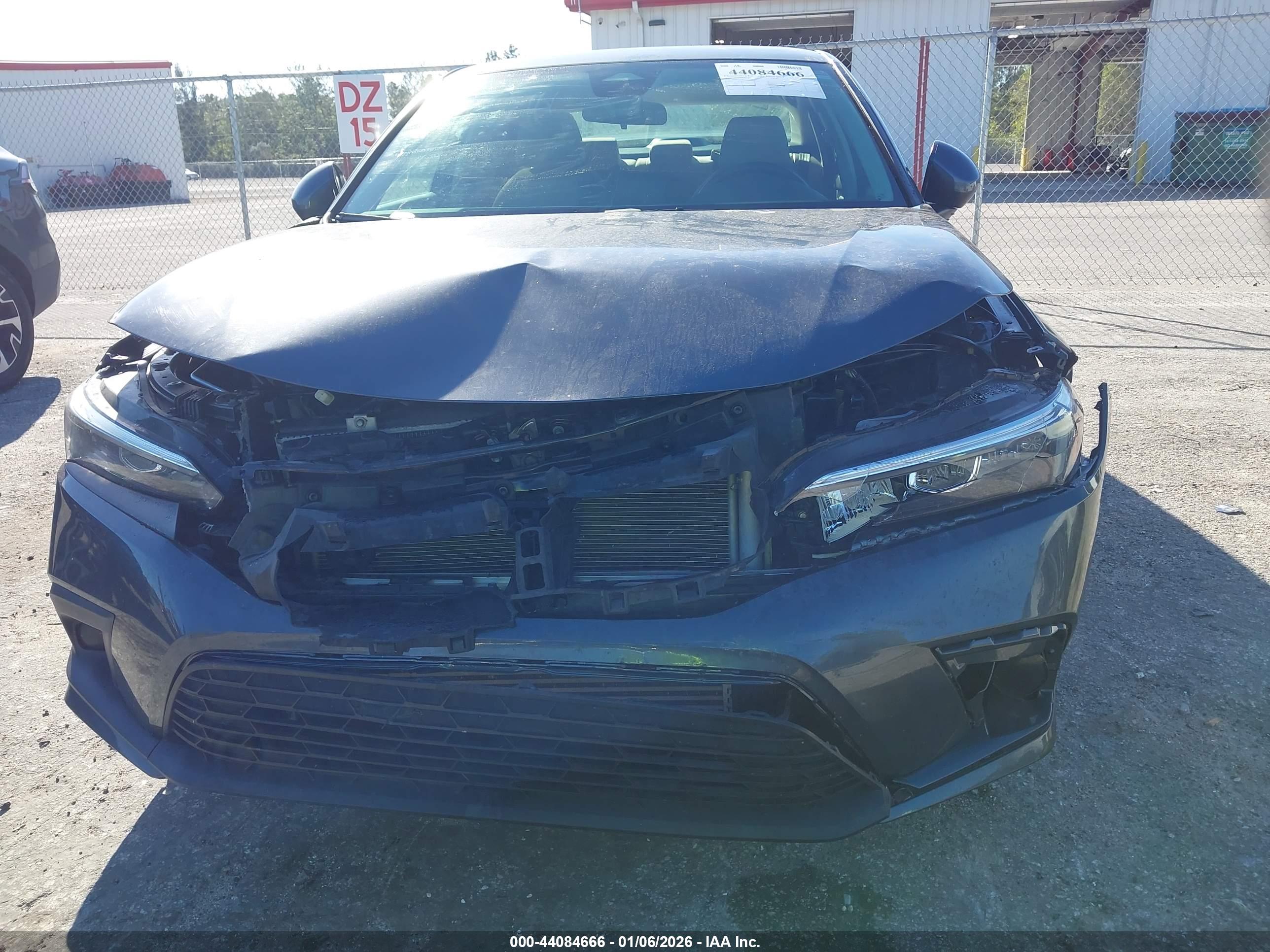 HONDA CIVIC image 6