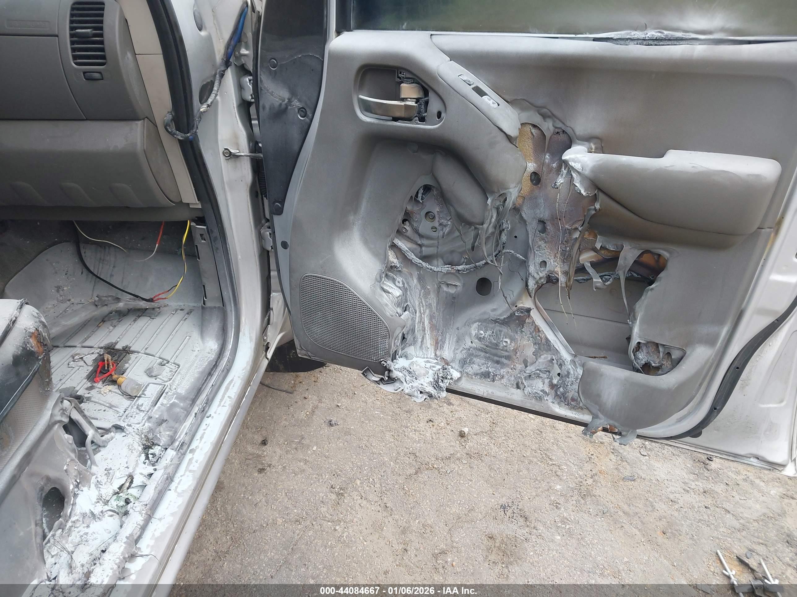 NISSAN FRONTIER image 6