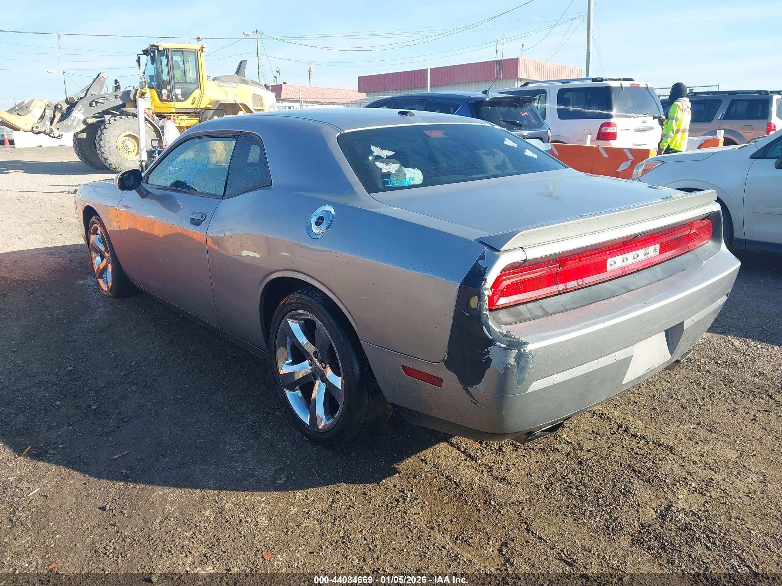 DODGE CHALLENGER image 3