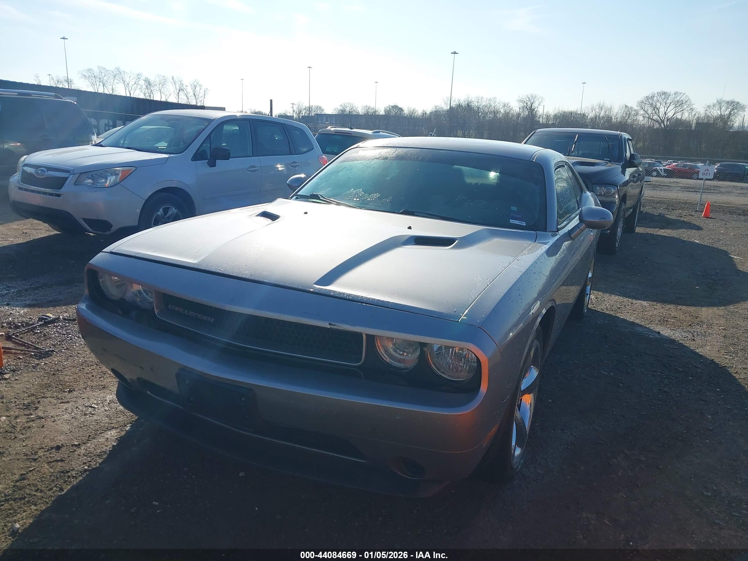 DODGE CHALLENGER image 6