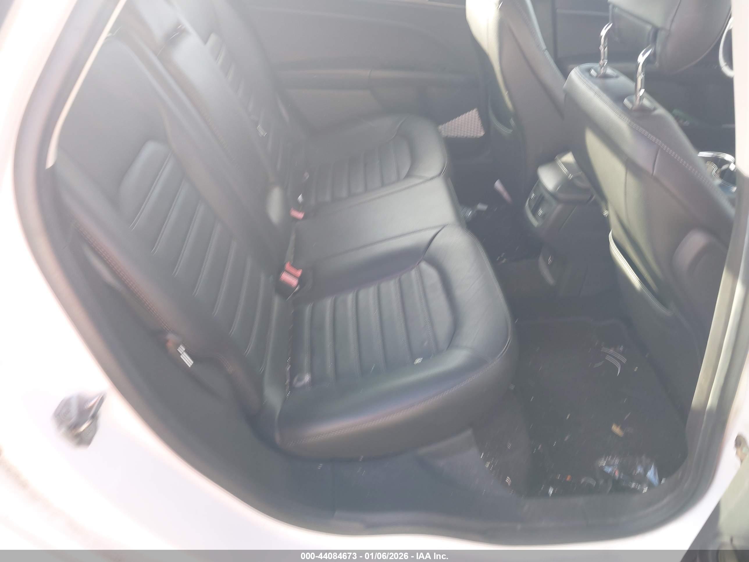 FORD FUSION image 8