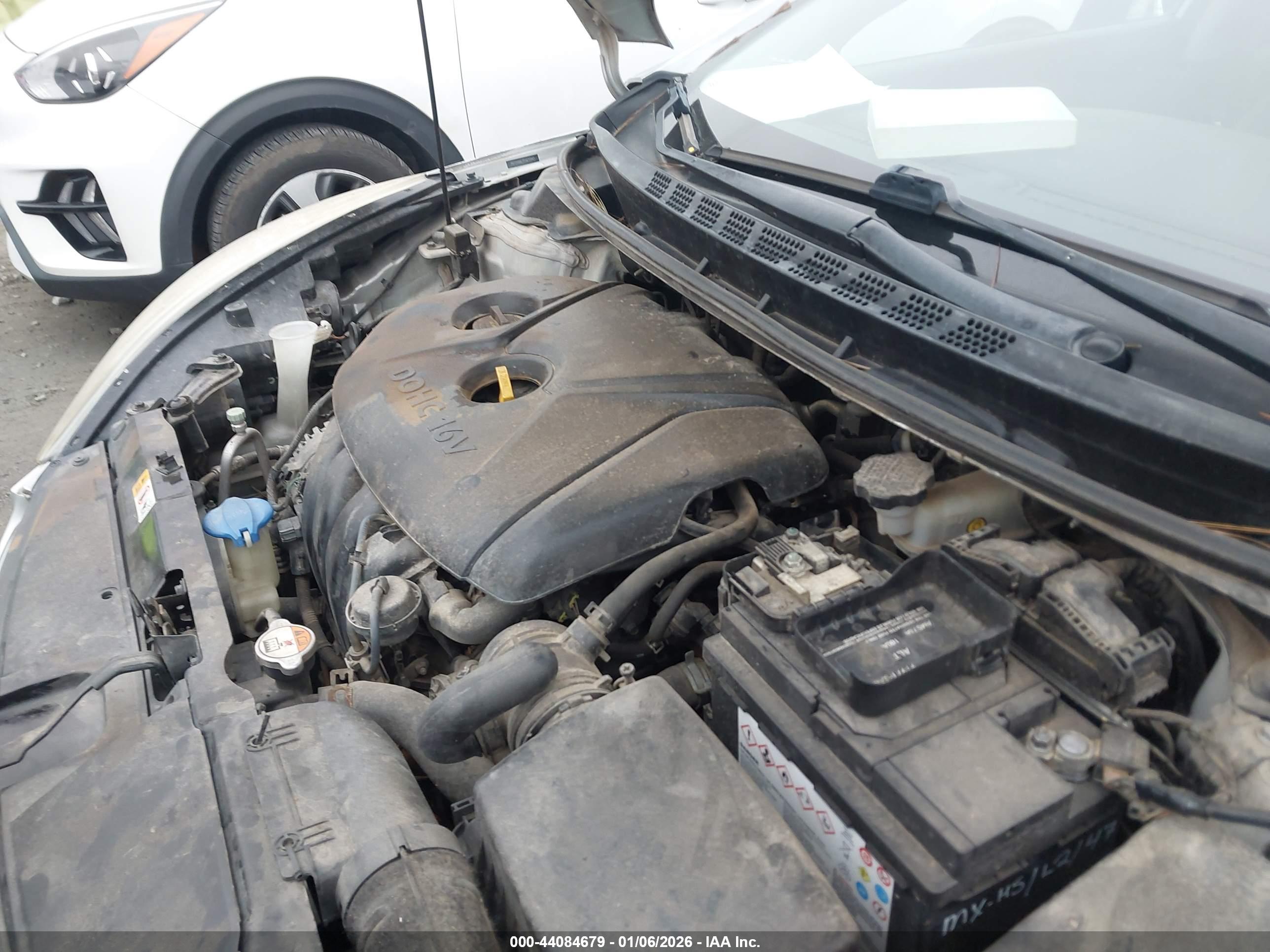 HYUNDAI ELANTRA image 10