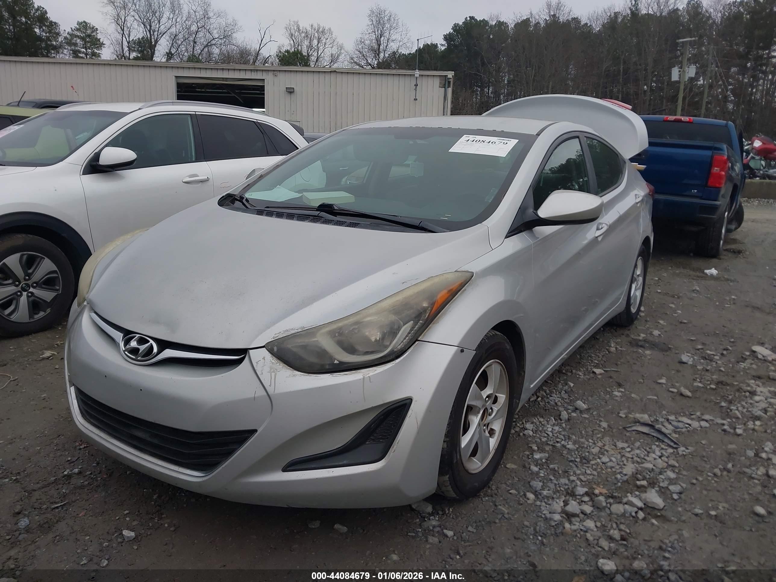 HYUNDAI ELANTRA image 2