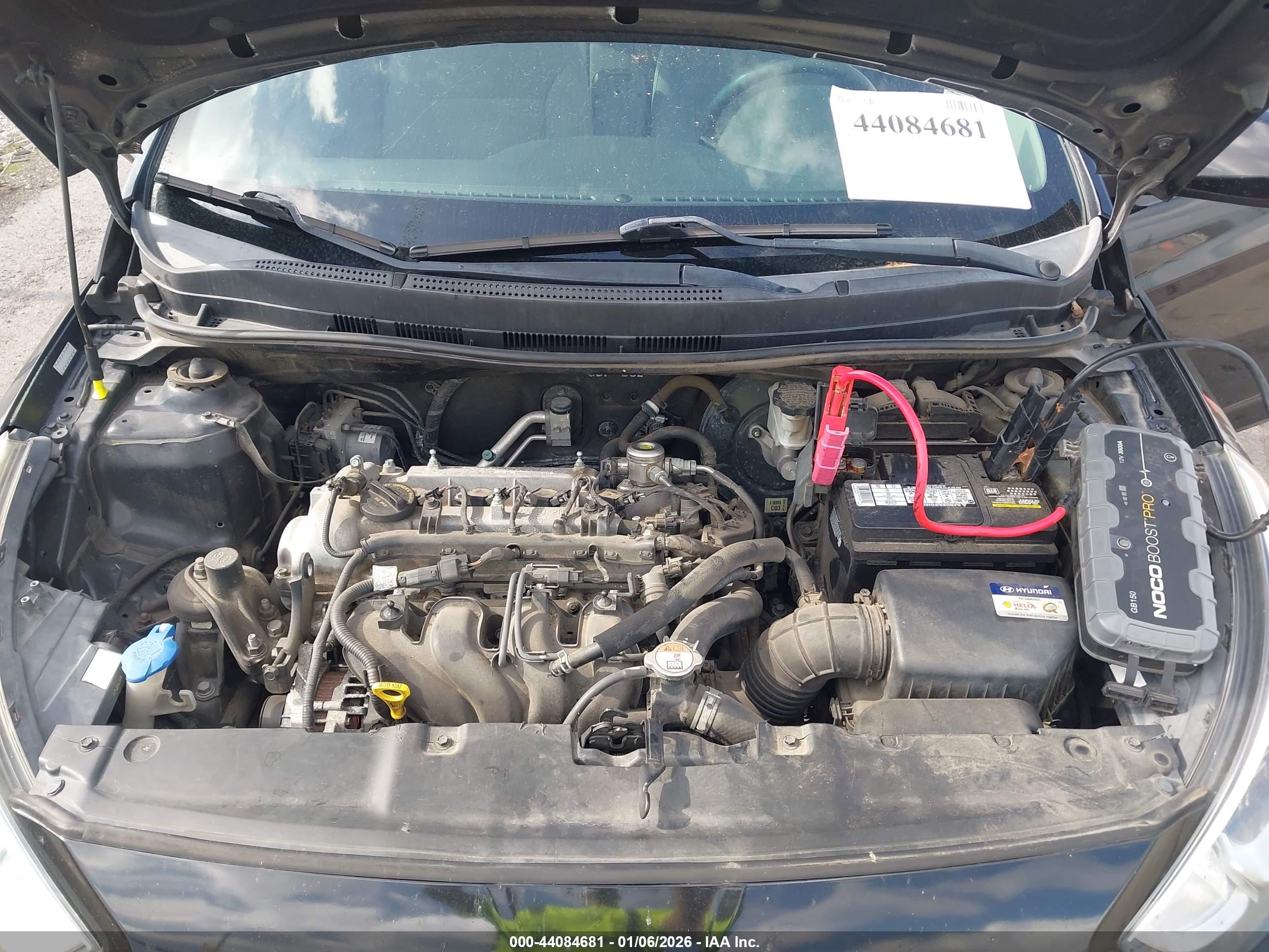 HYUNDAI ACCENT image 10