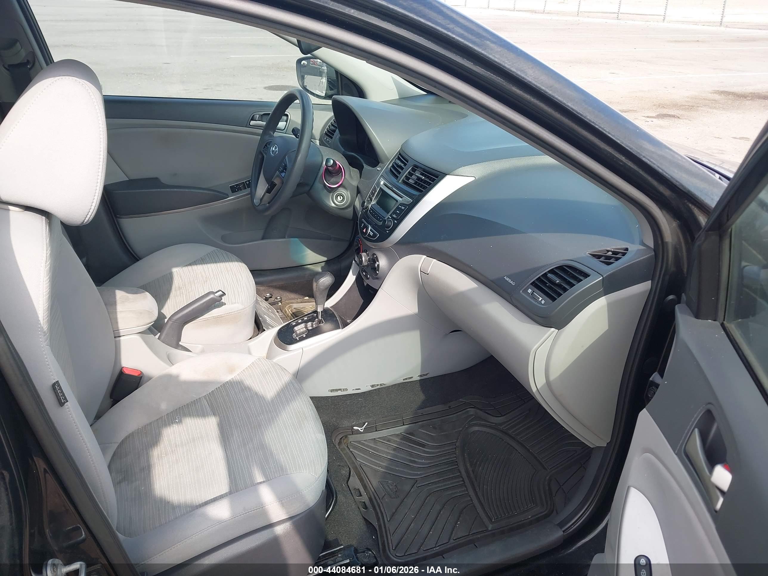 HYUNDAI ACCENT image 5