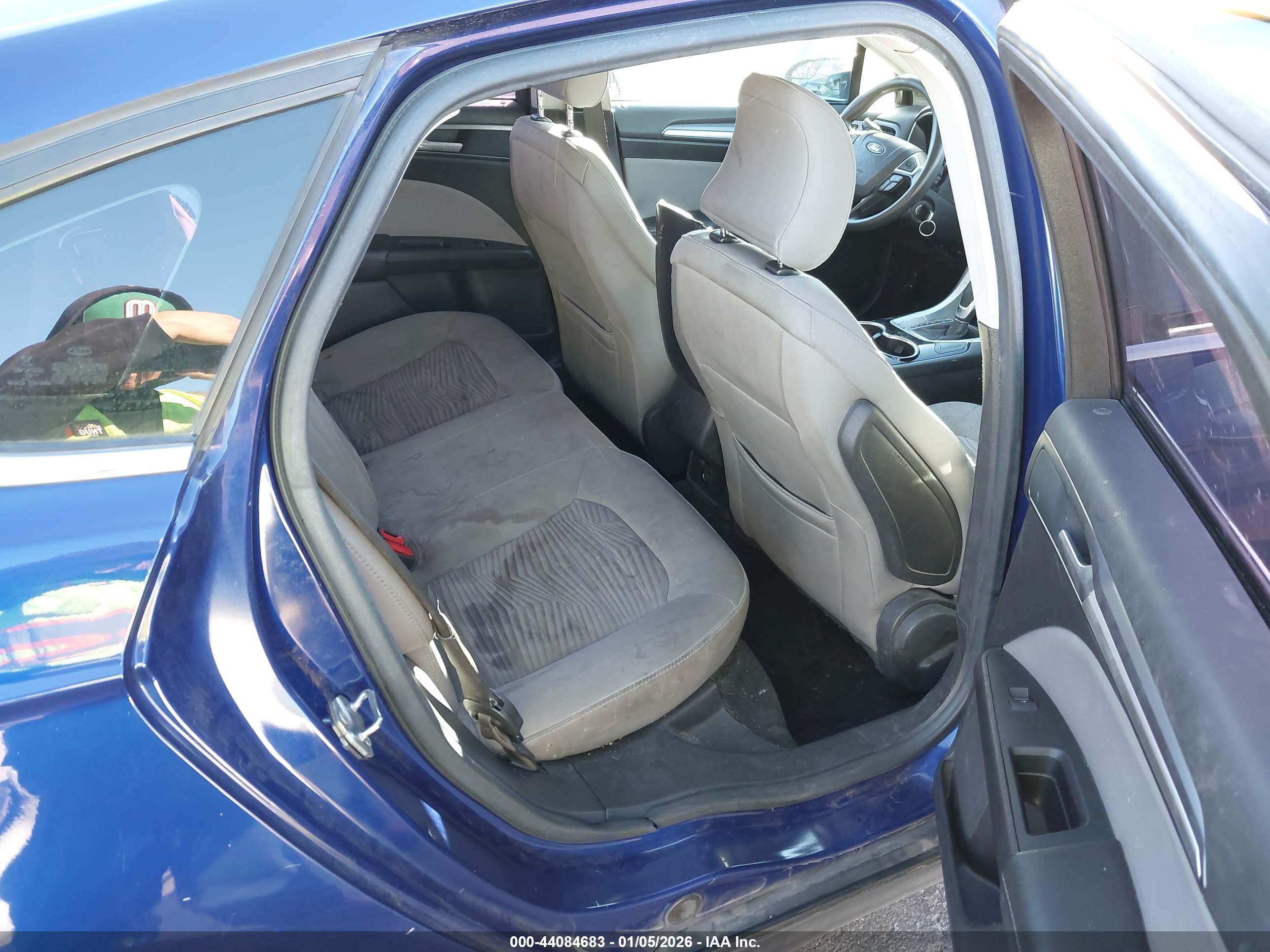 FORD FUSION image 8