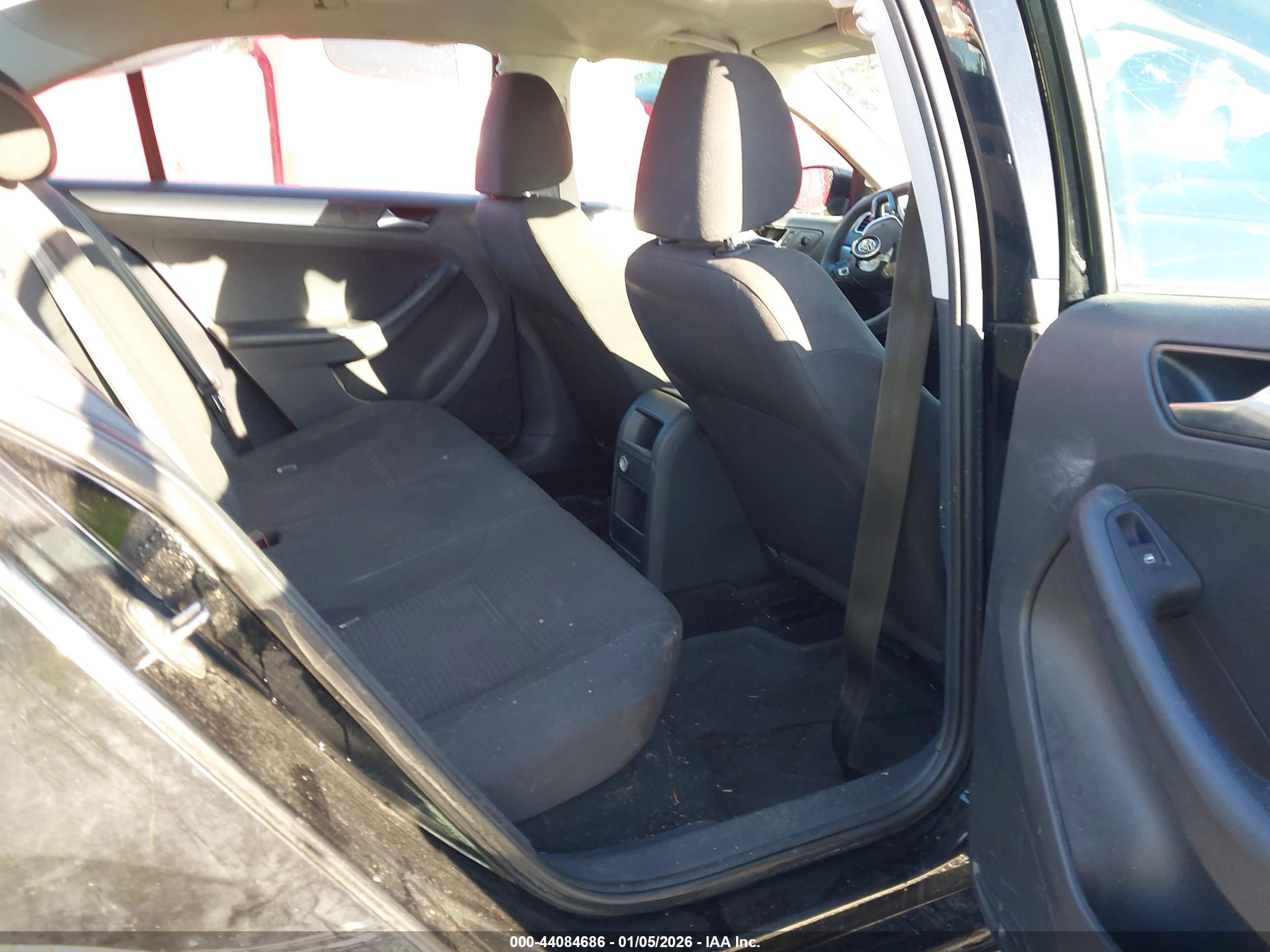 VOLKSWAGEN JETTA image 8