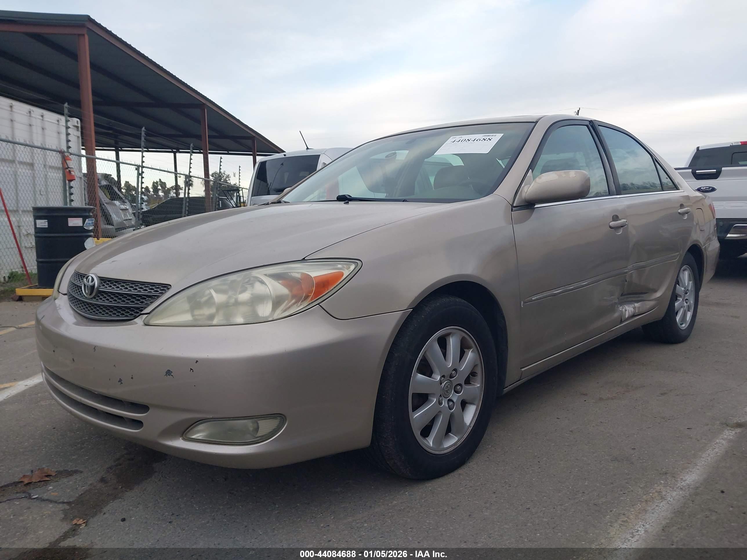 TOYOTA CAMRY image 2