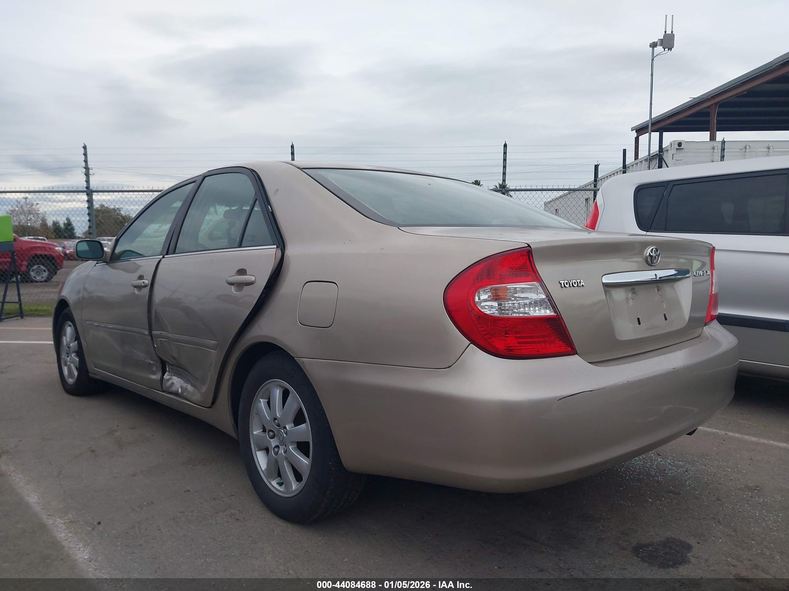 TOYOTA CAMRY image 3