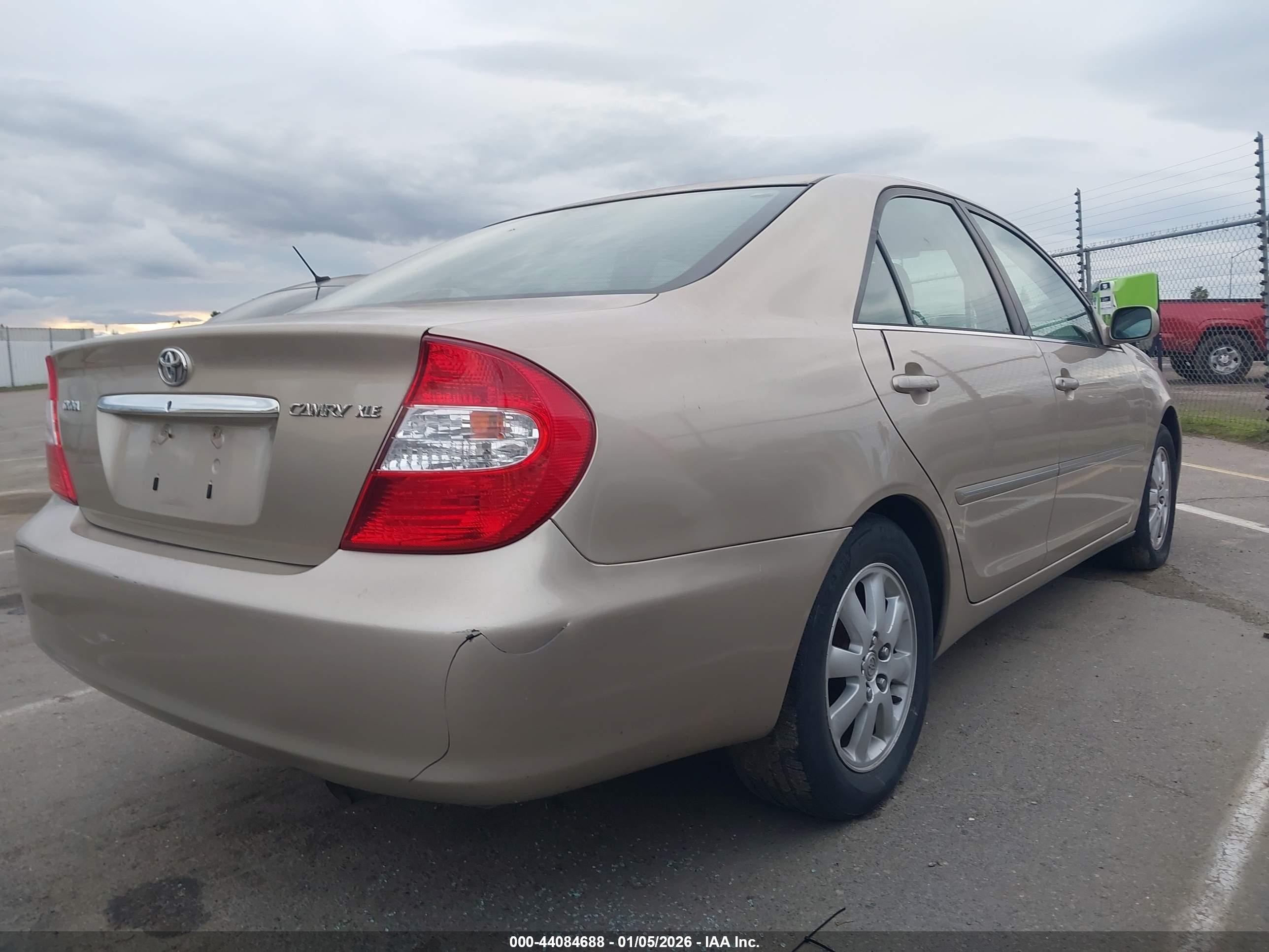 TOYOTA CAMRY image 4