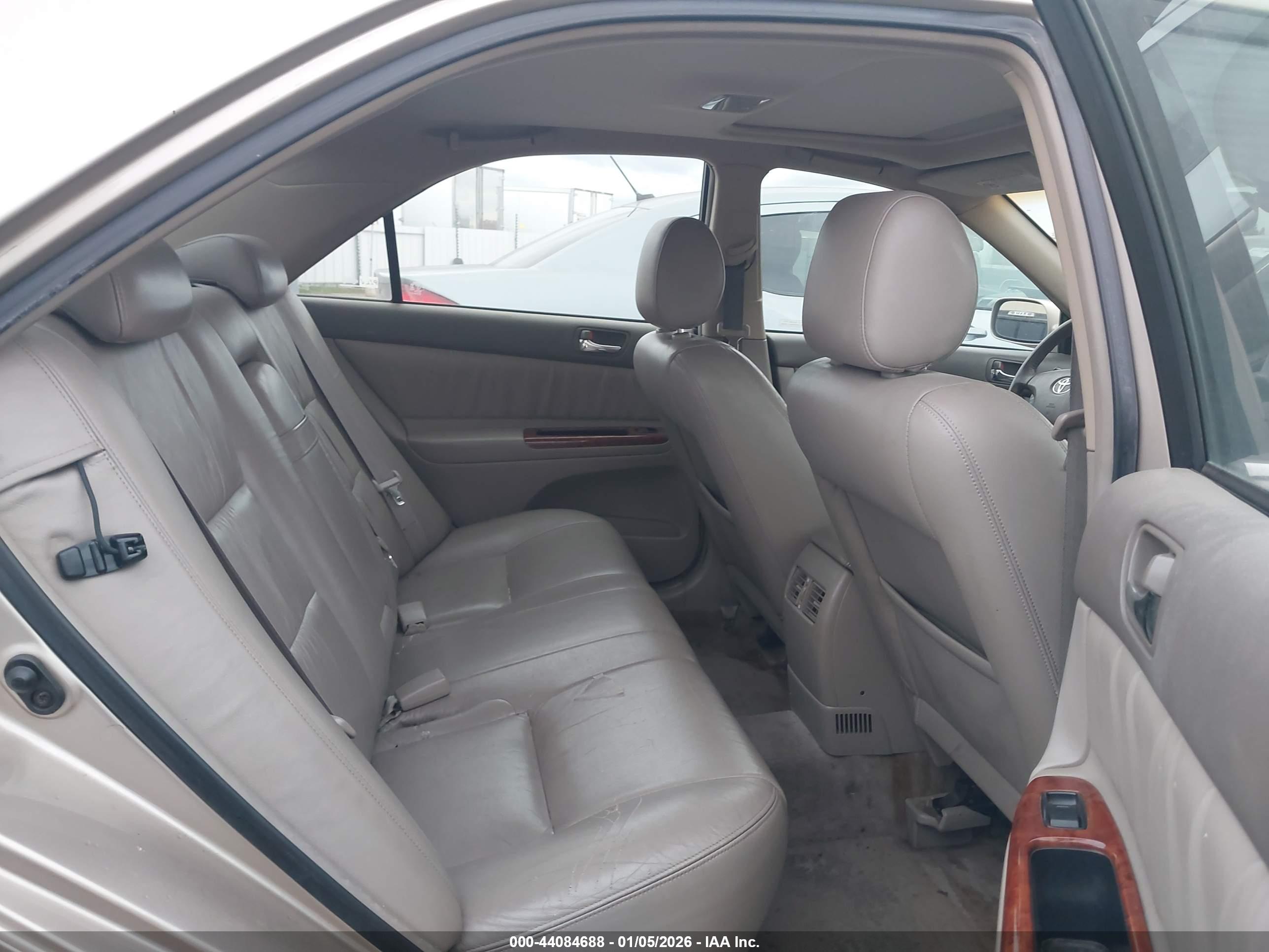 TOYOTA CAMRY image 8