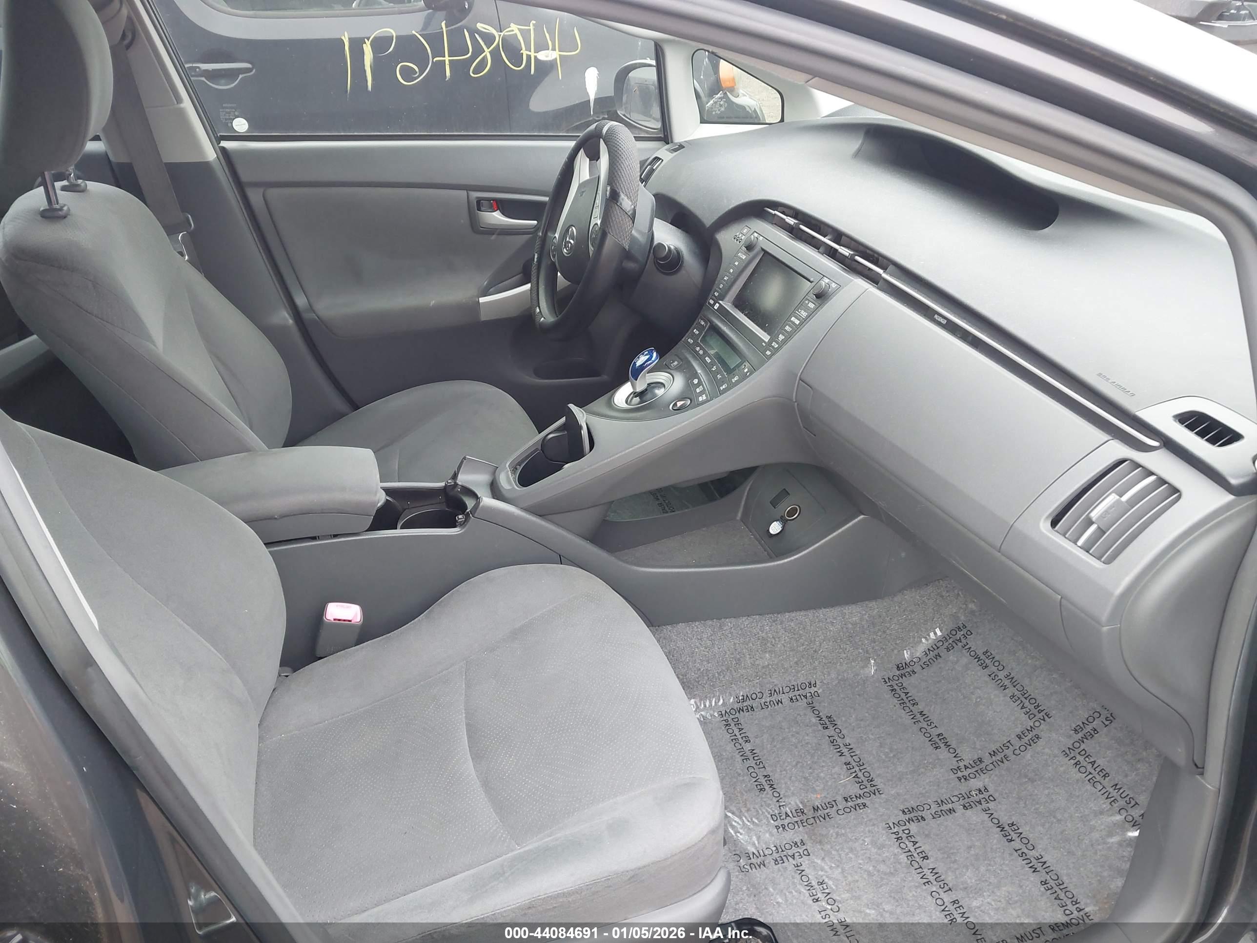 TOYOTA PRIUS image 5