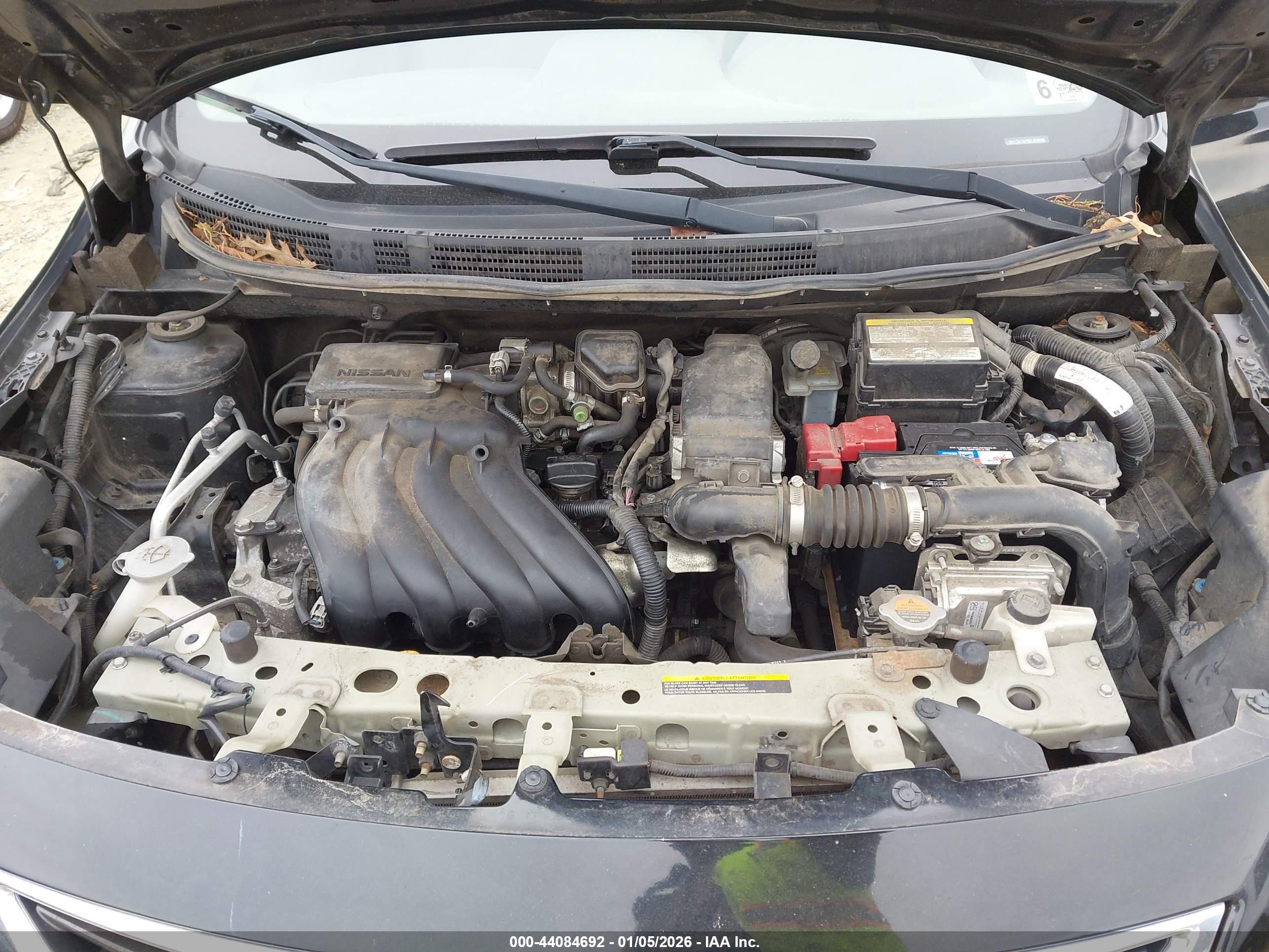 NISSAN VERSA image 10