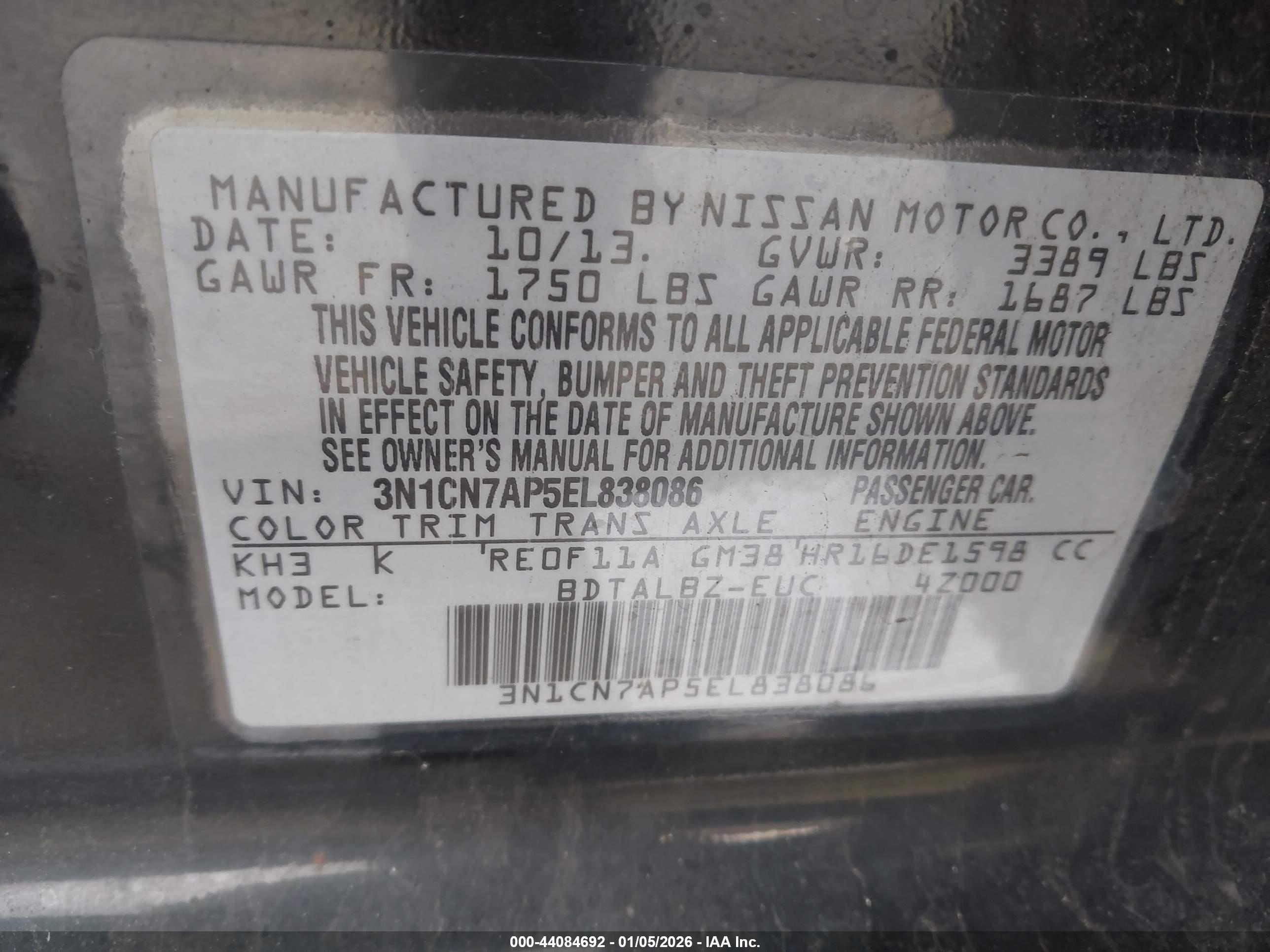 NISSAN VERSA image 9