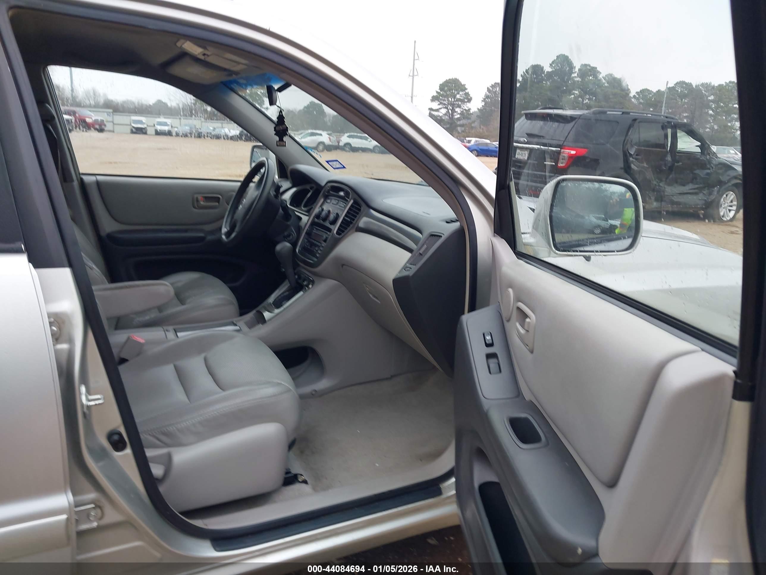 TOYOTA HIGHLANDER image 5