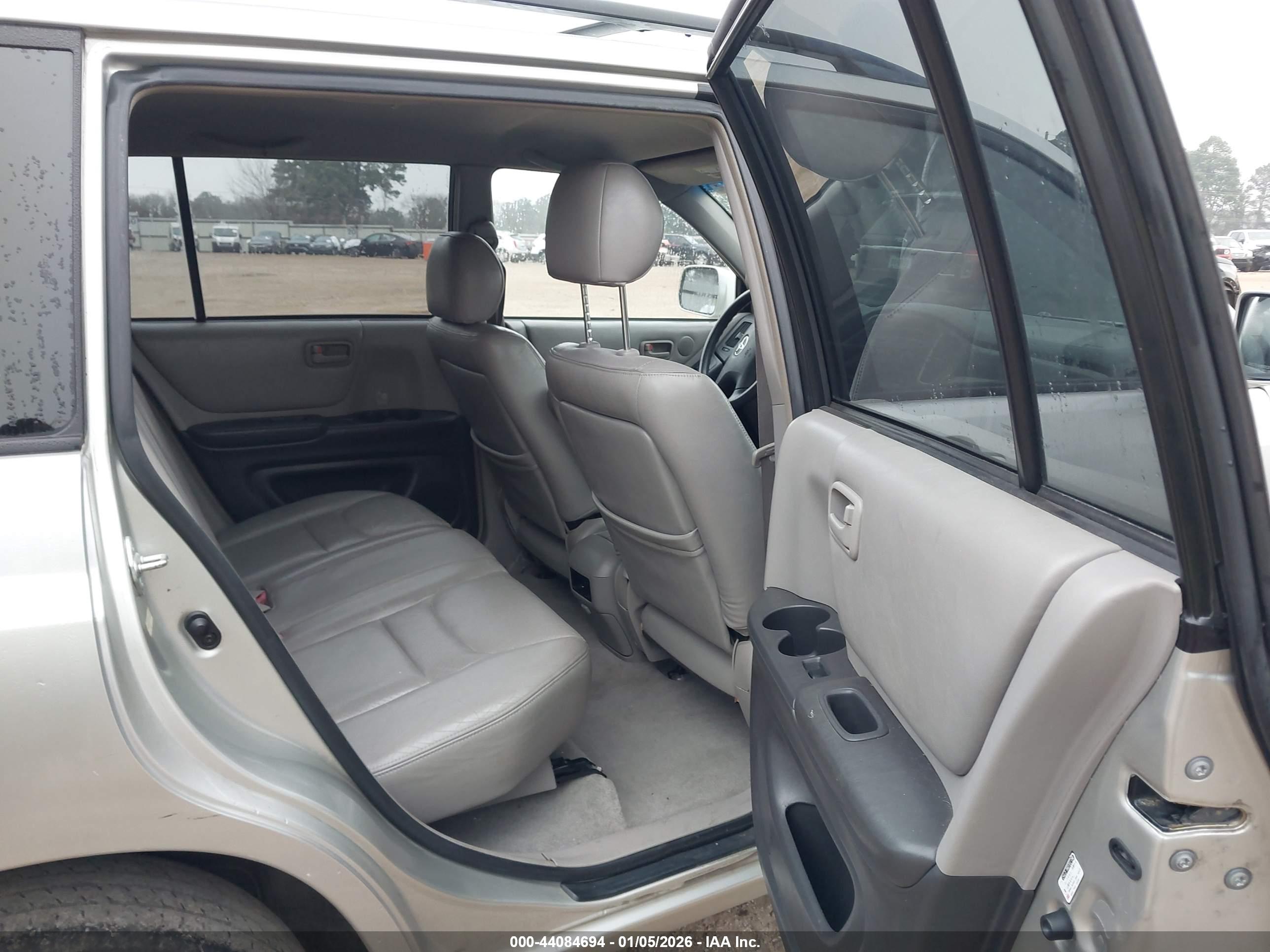 TOYOTA HIGHLANDER image 8