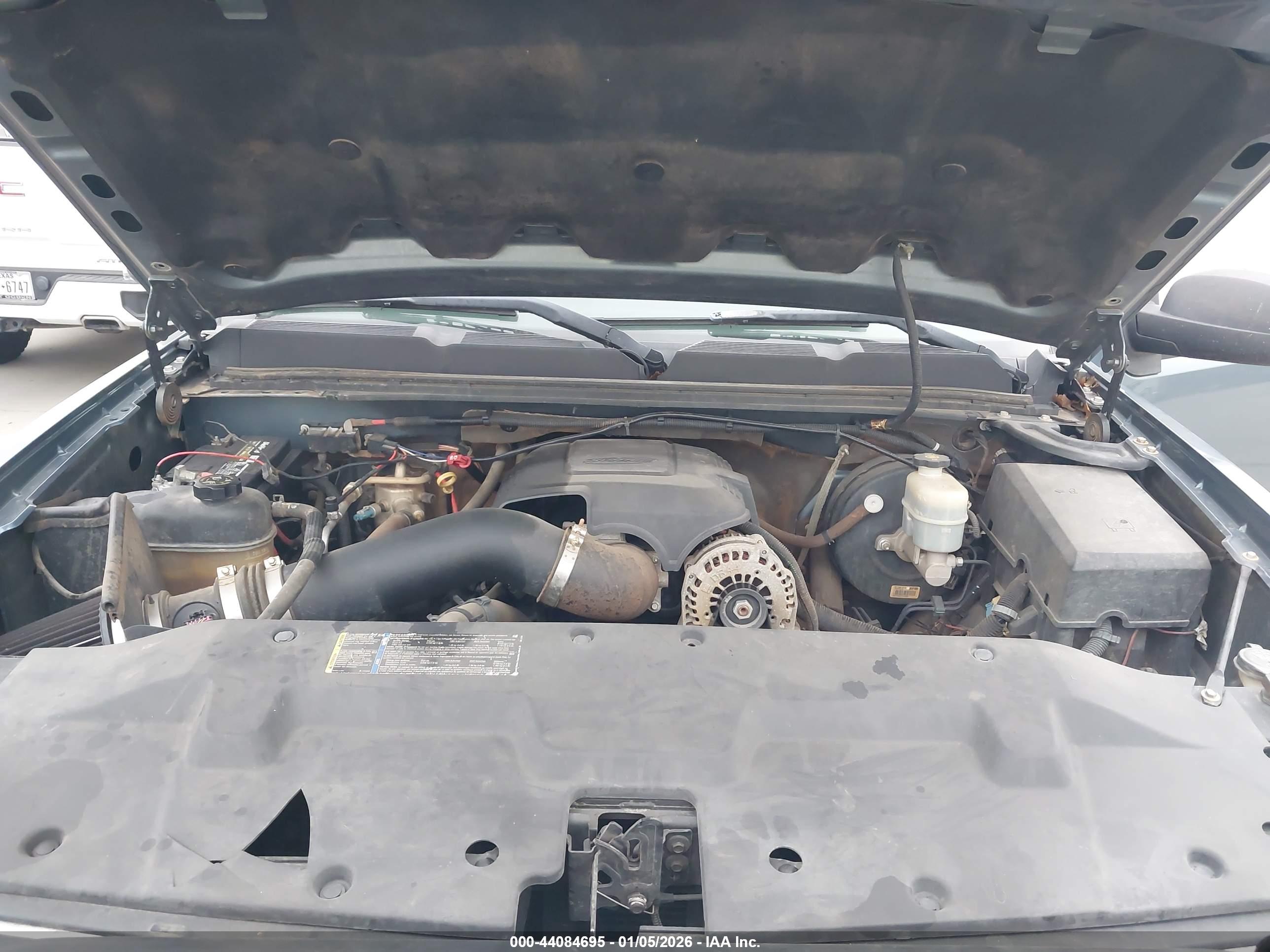 CHEVROLET SILVERADO image 10