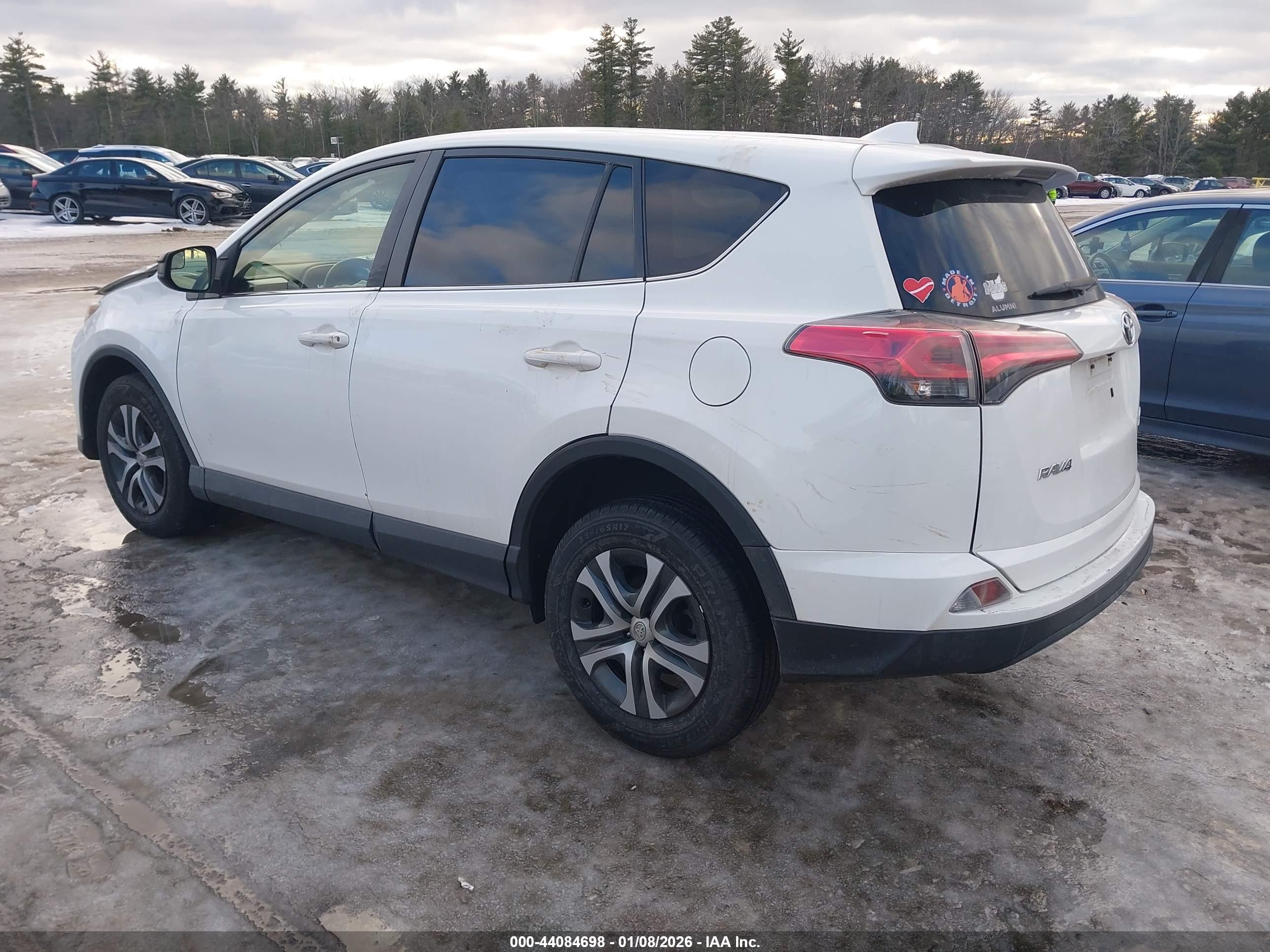 TOYOTA RAV4 image 3
