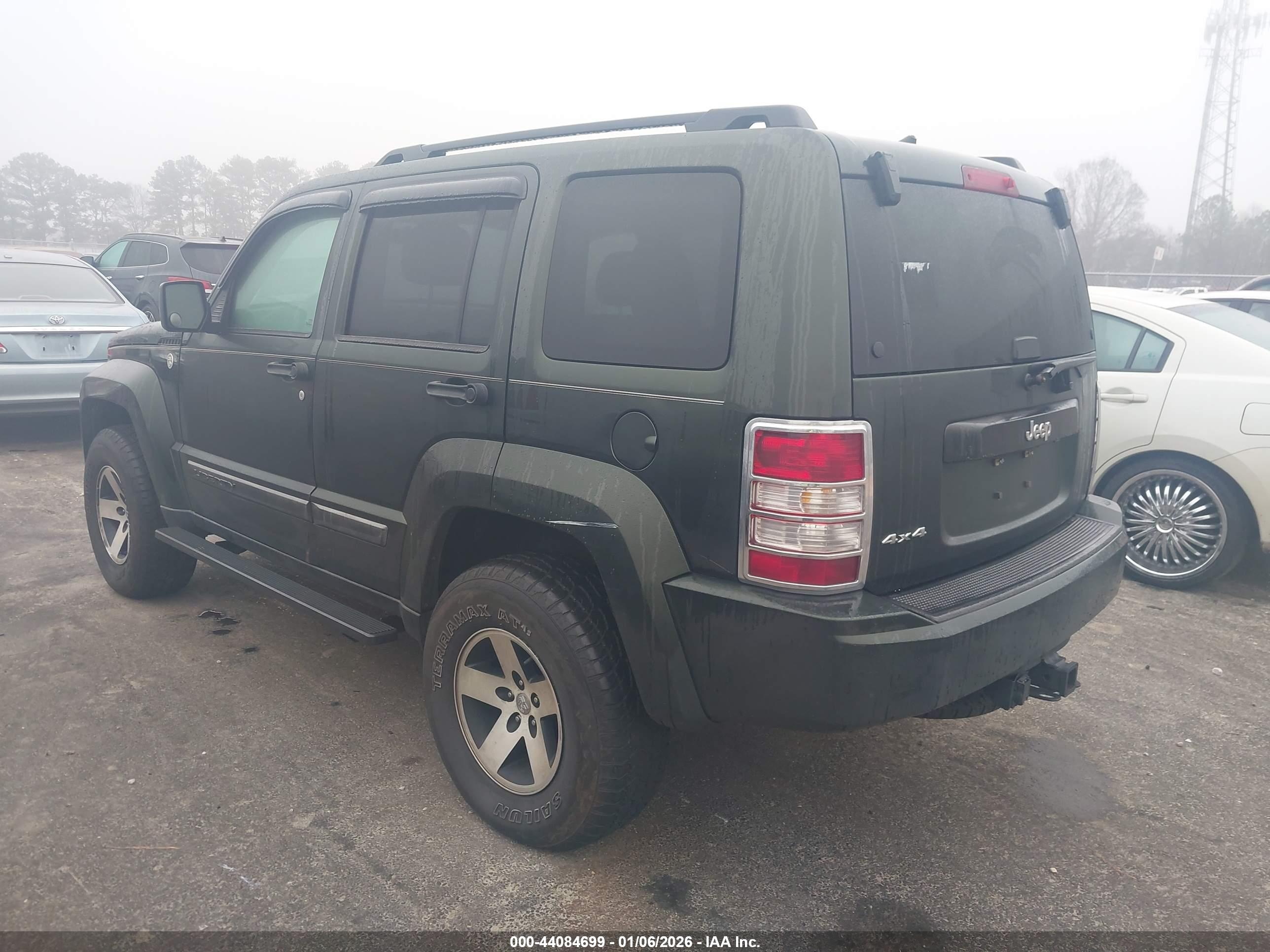 JEEP LIBERTY image 3